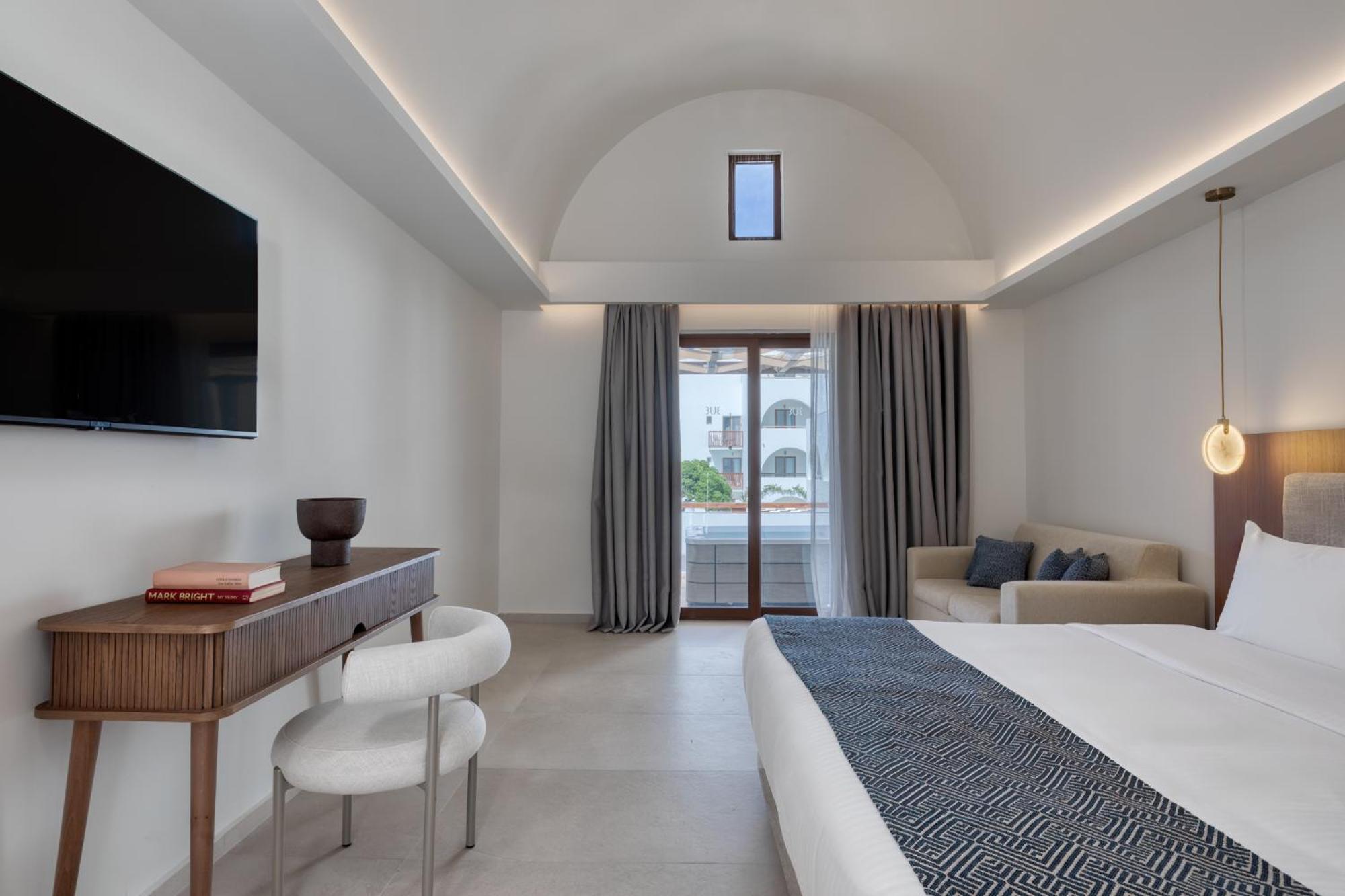 Junior Suite with Garden View