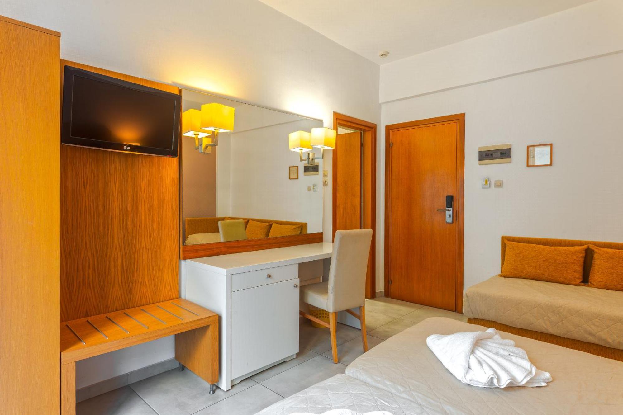 Dreibettzimmer mit Balkon