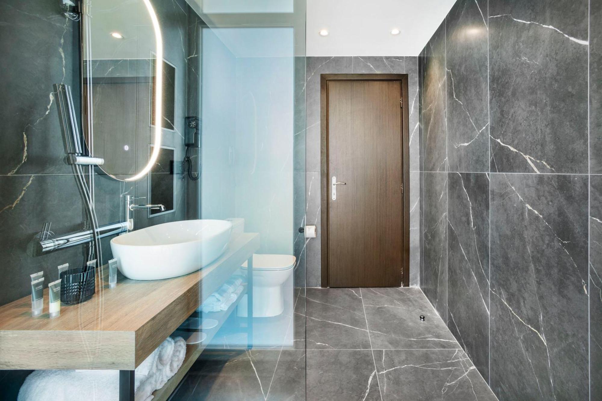 Deluxe King Suite,1722908558:JPEG