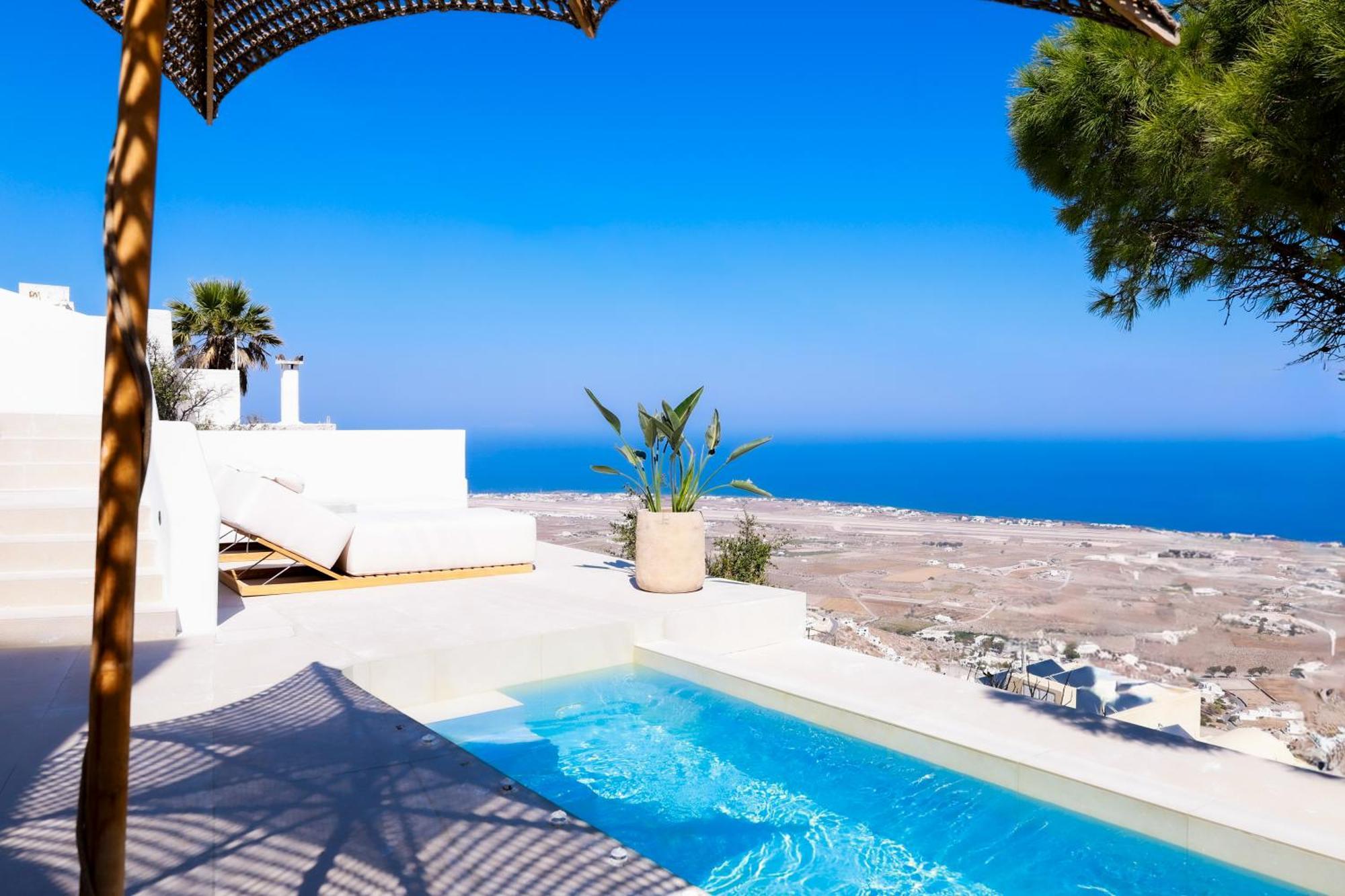 Honeymoon Suite Private Heated Pool
