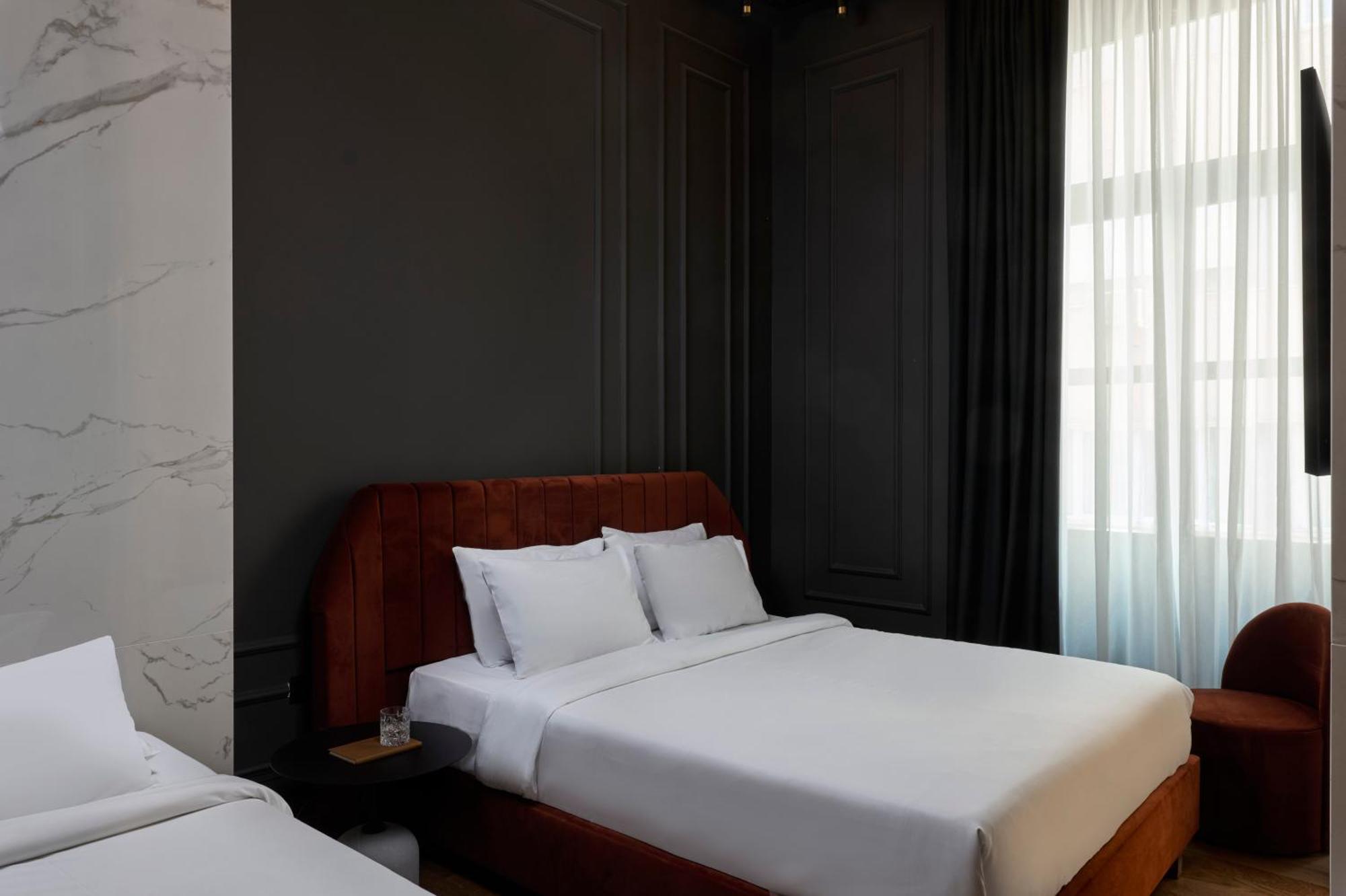 Deluxe Triple Room with Ermou View