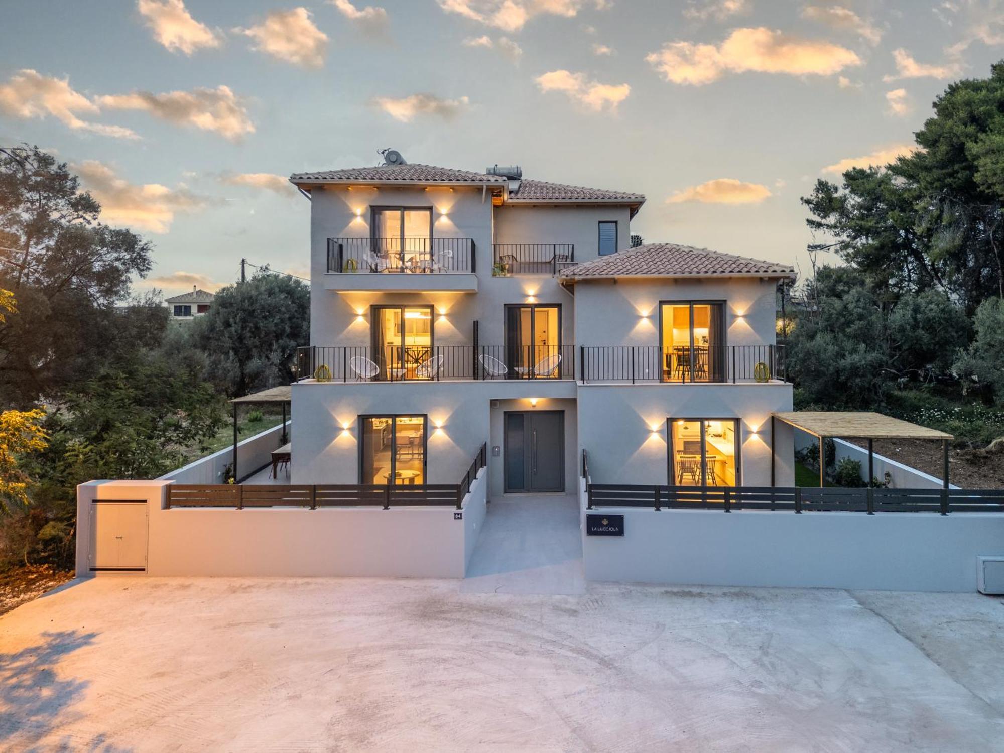 Superior One-Bedroom Apartment with Balcony