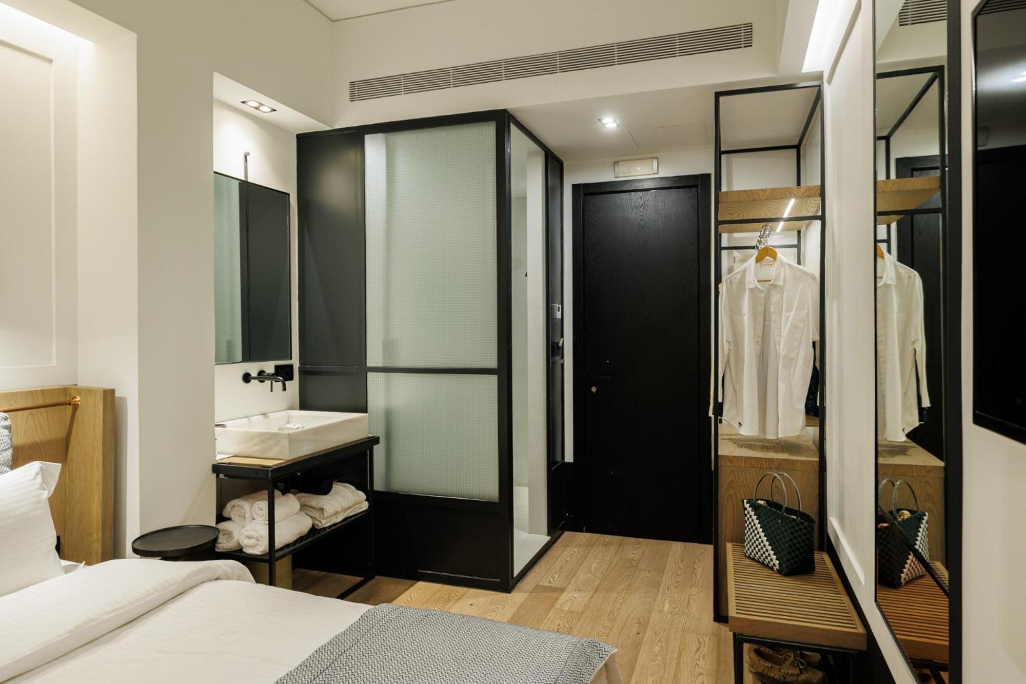 Cozy Twin Room Street View