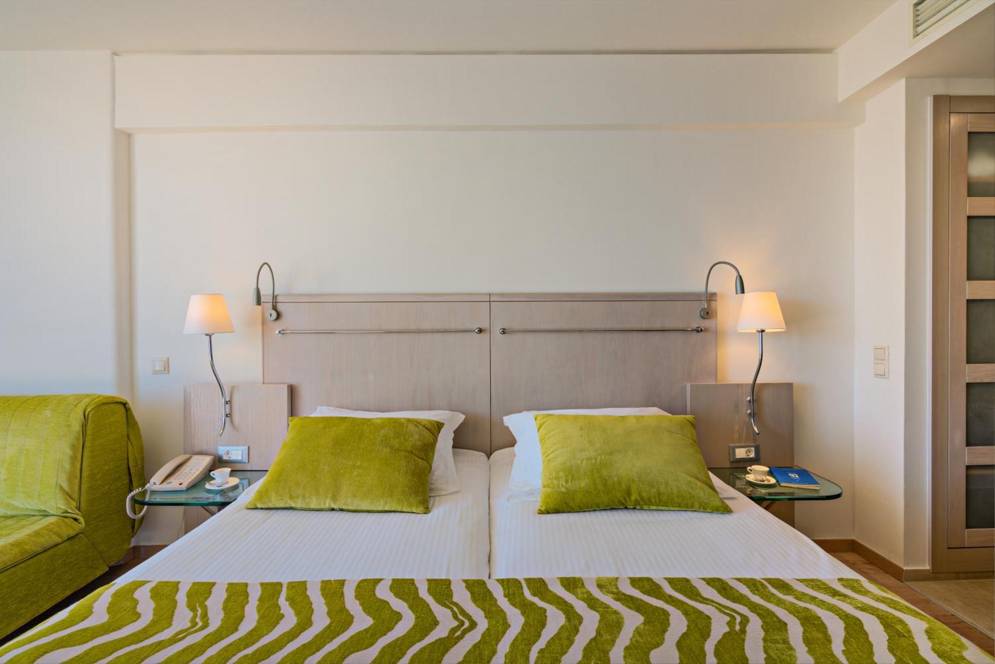 Junior Suite Side Sea View