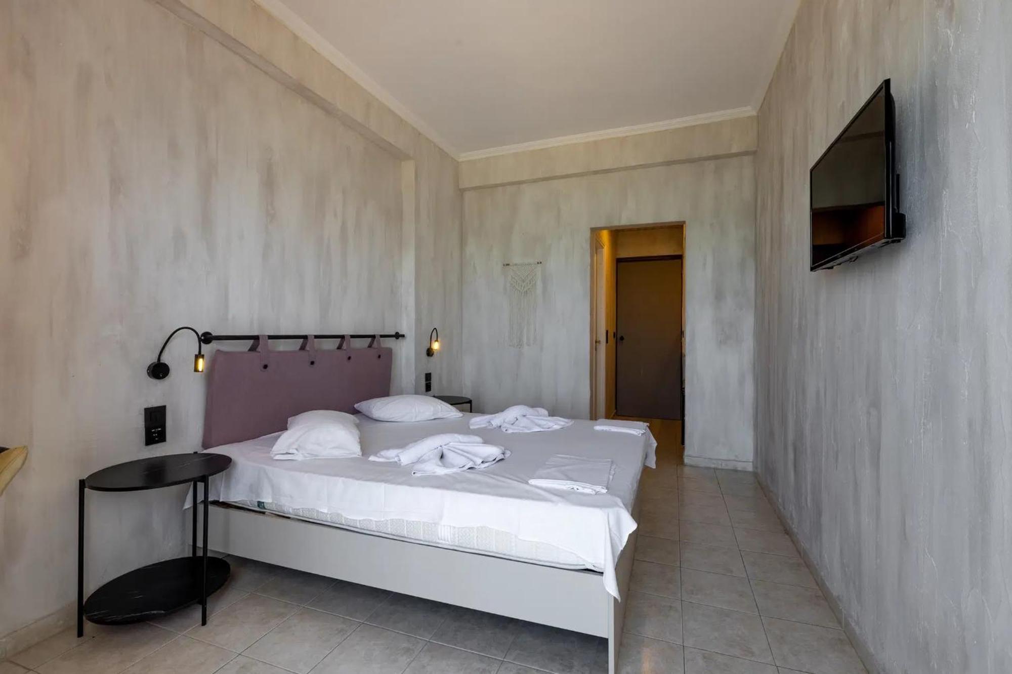 Double or Twin Room Garden View