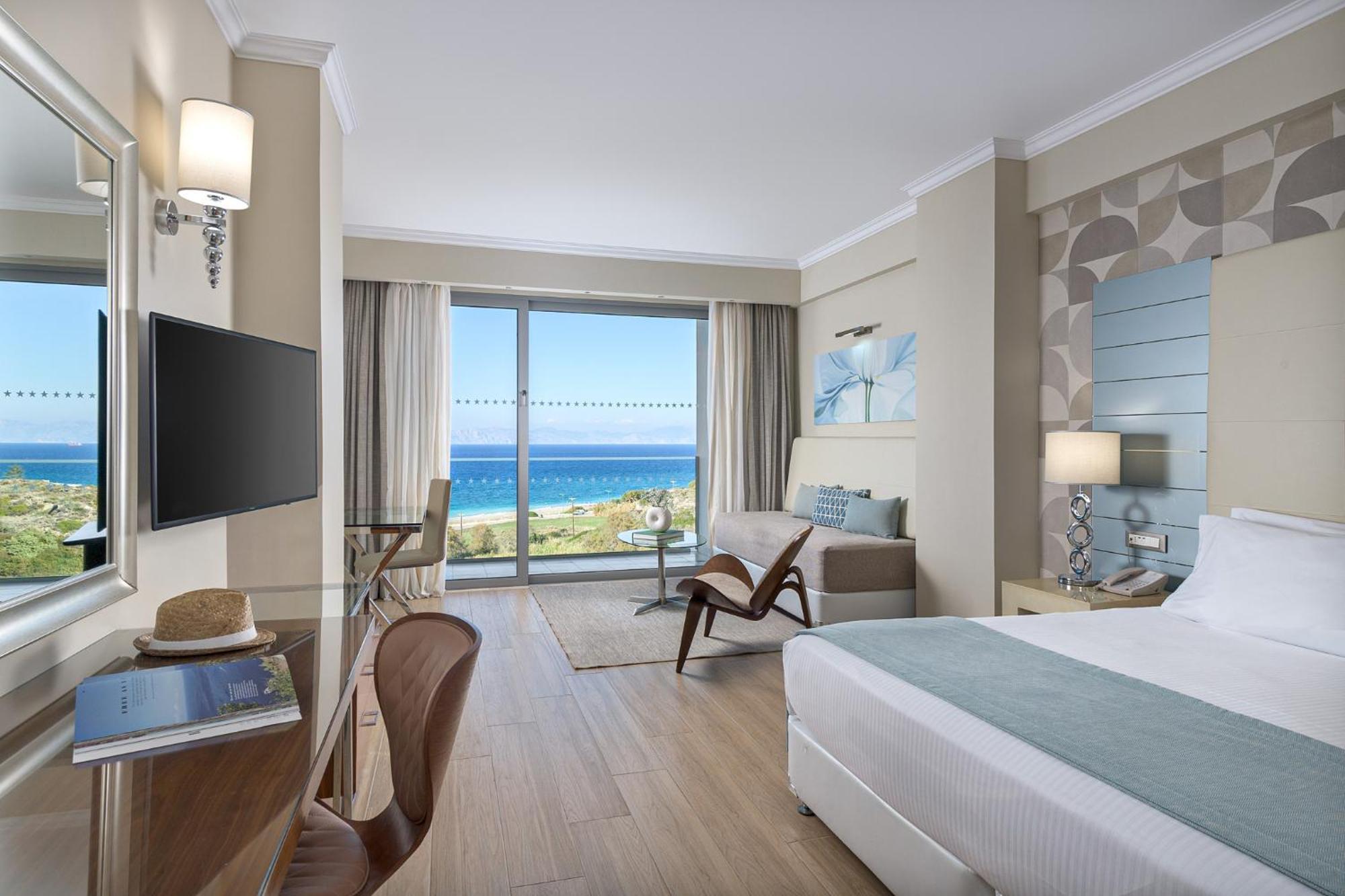 Deluxe Room with Sea View (2-3 Persons)