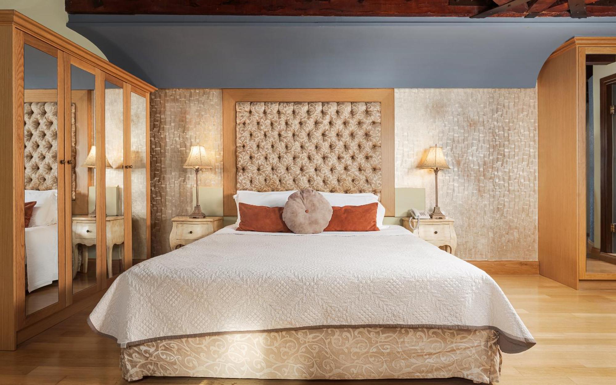 Comfort Suite Atrium View
