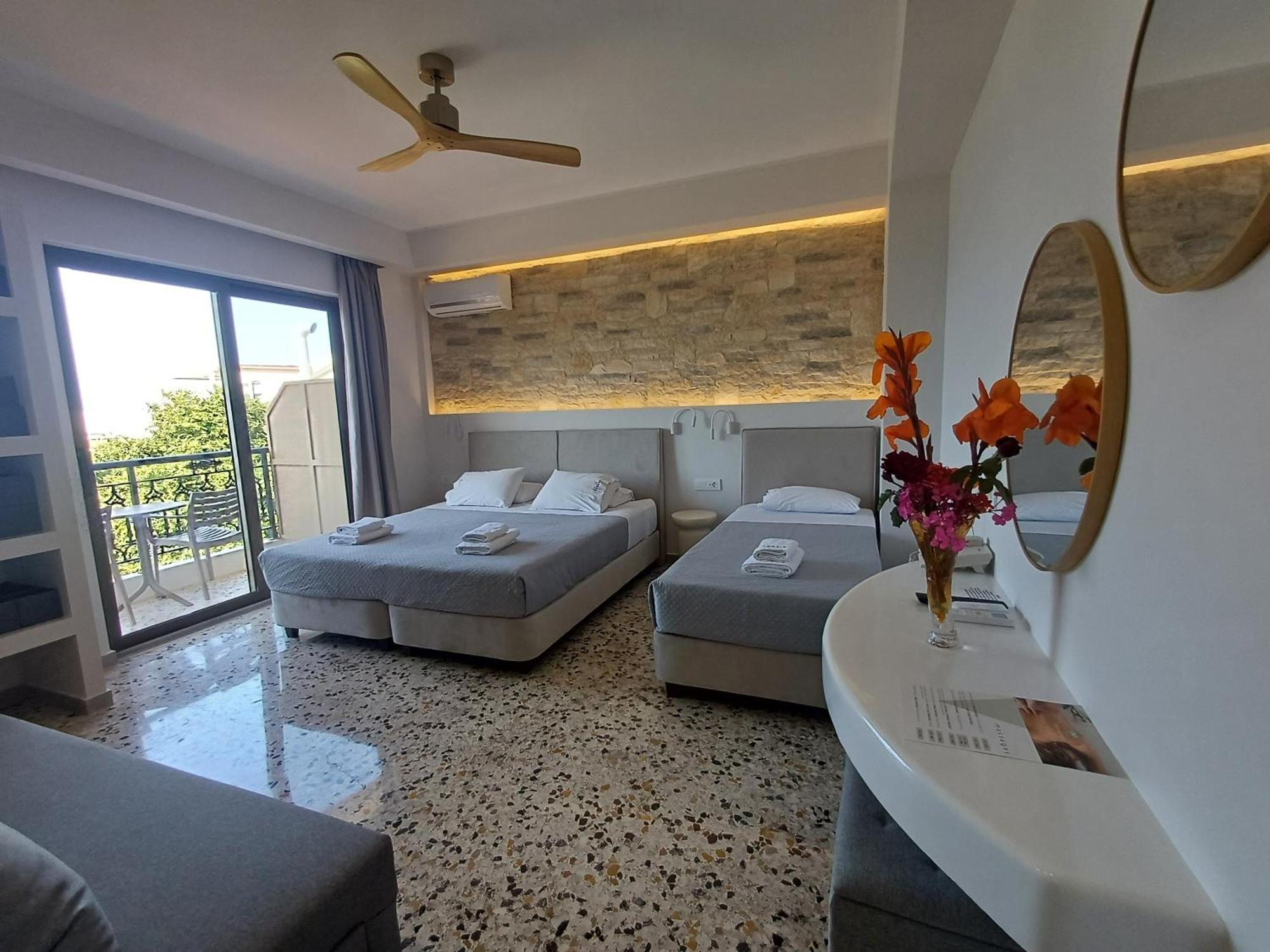 Deluxe Double or Twin Room Sea View