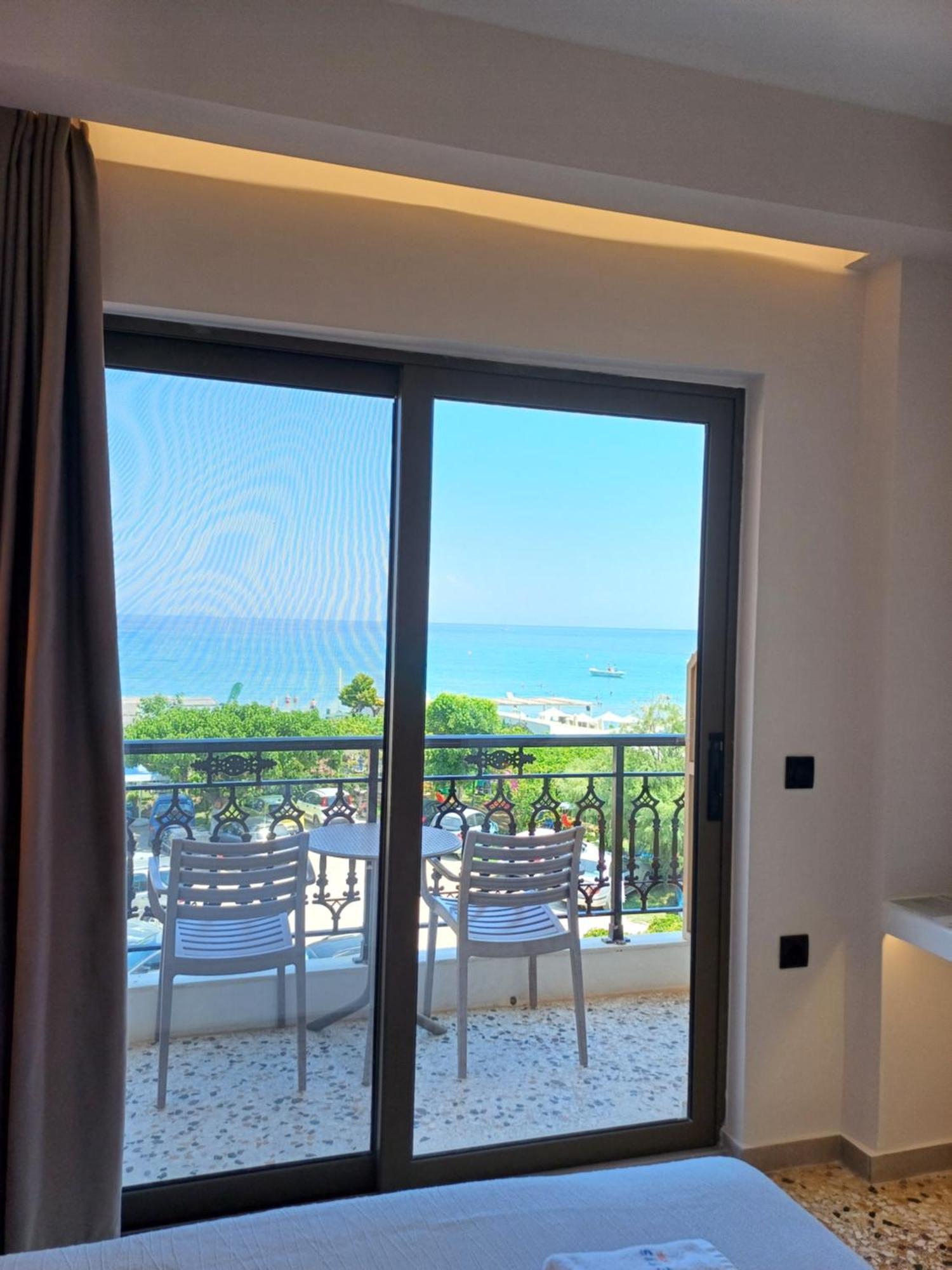 Deluxe Double or Twin Room Sea View