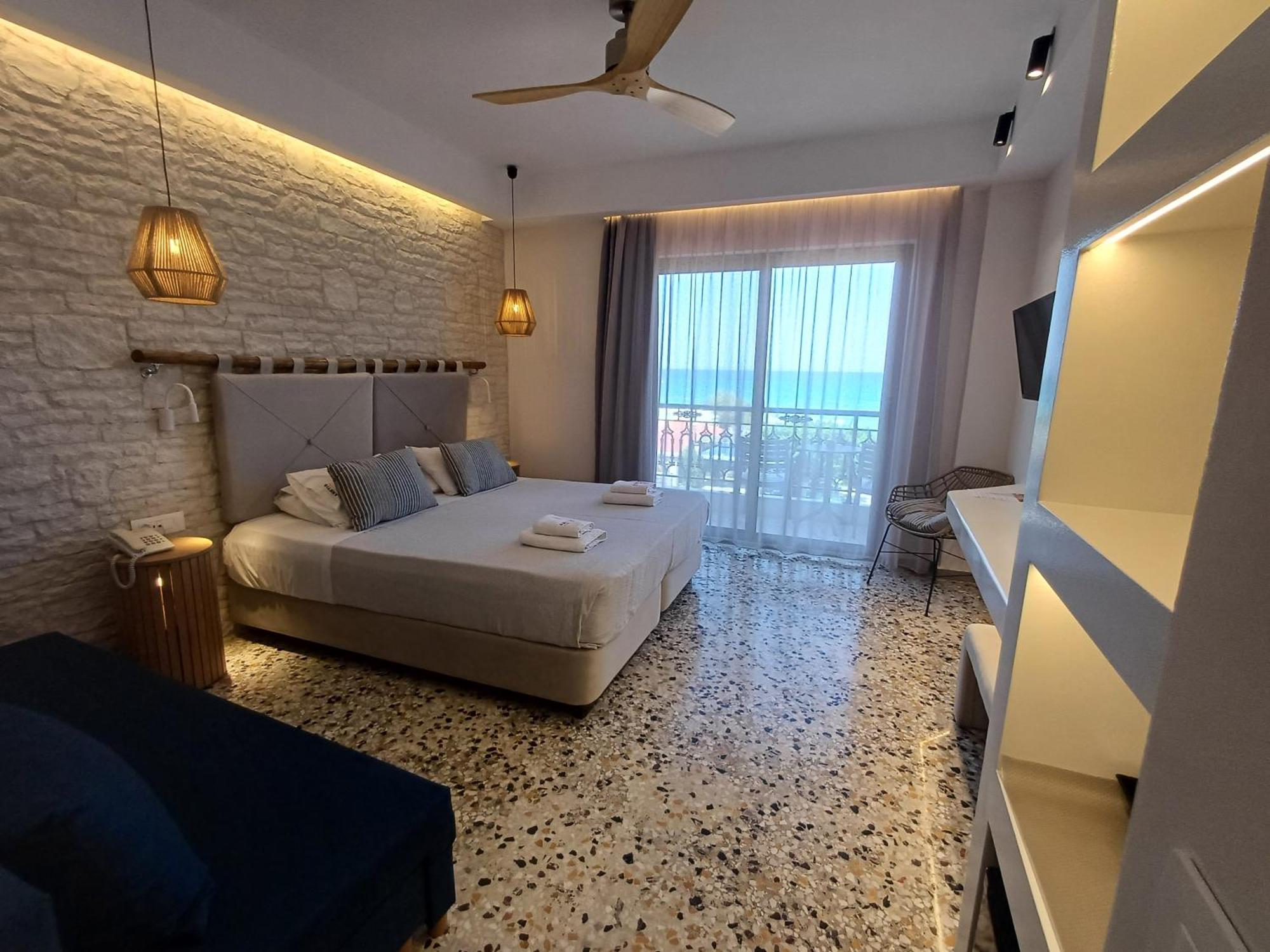 Deluxe Double or Twin Room Sea View
