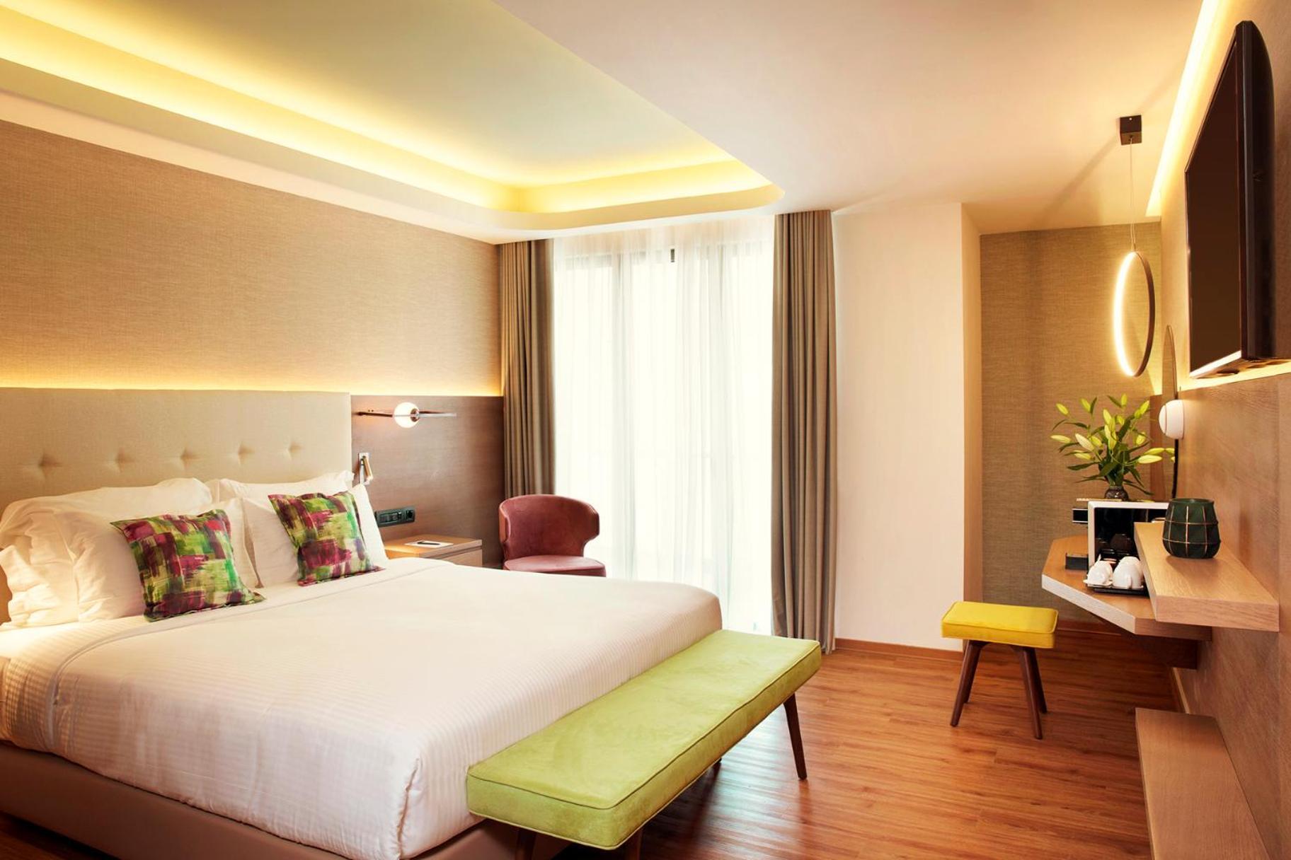 Quarto Superior com 2 Camas de Solteiro e Vista do Saguão - Não Fumantes
