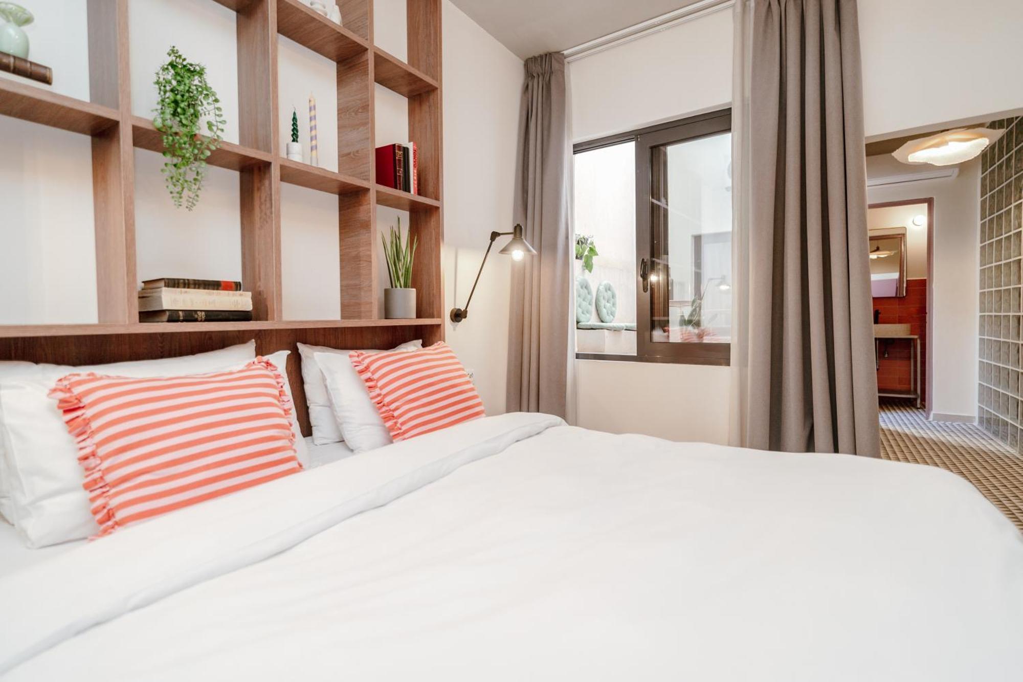 Elegant Double Room Window