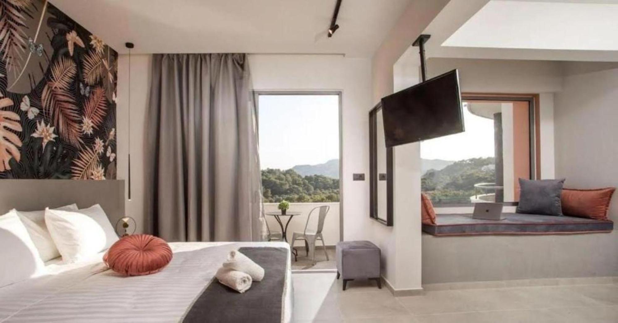 Junior Suite Pool View