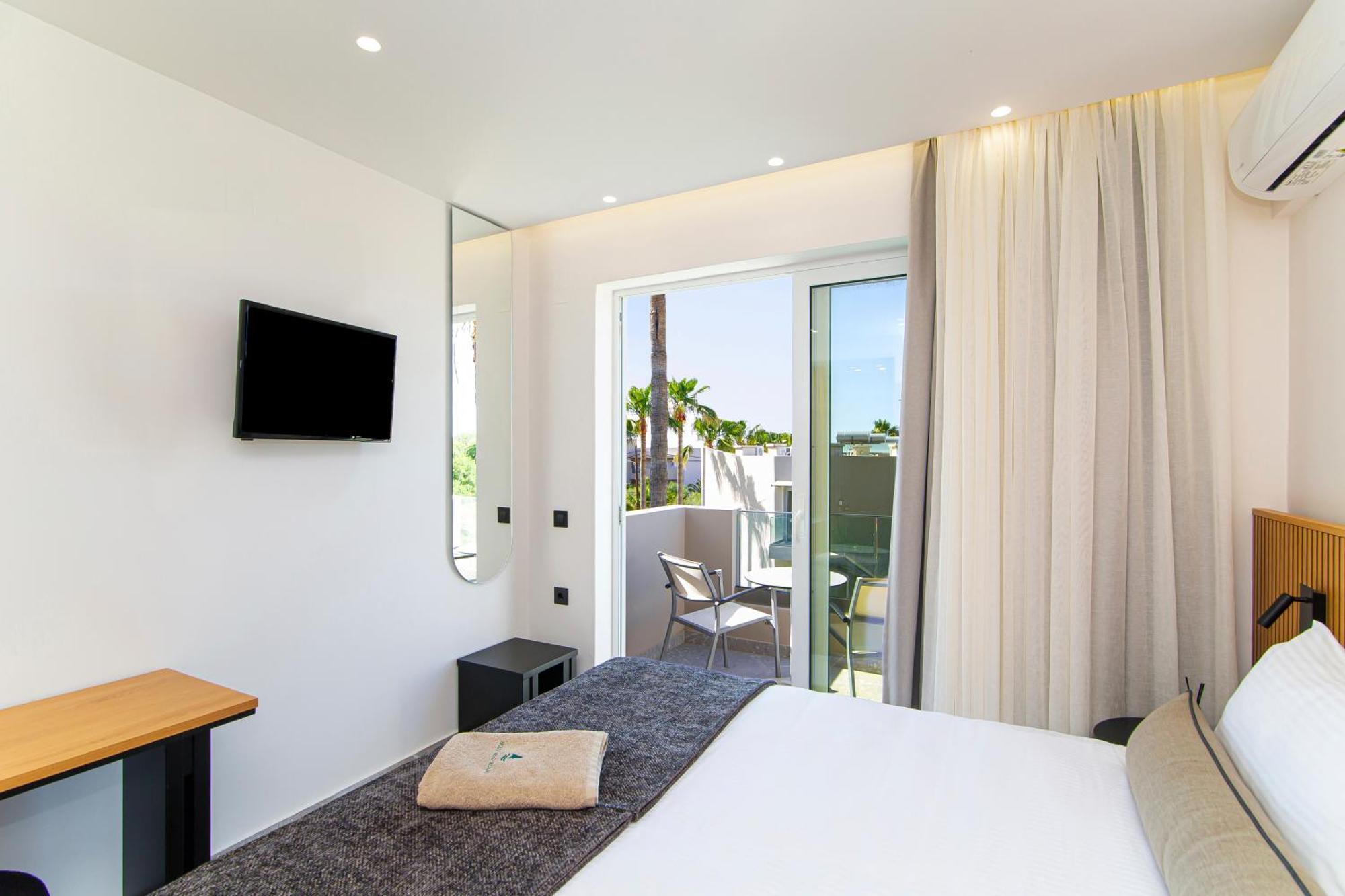 Premium Triple Room Side Sea View