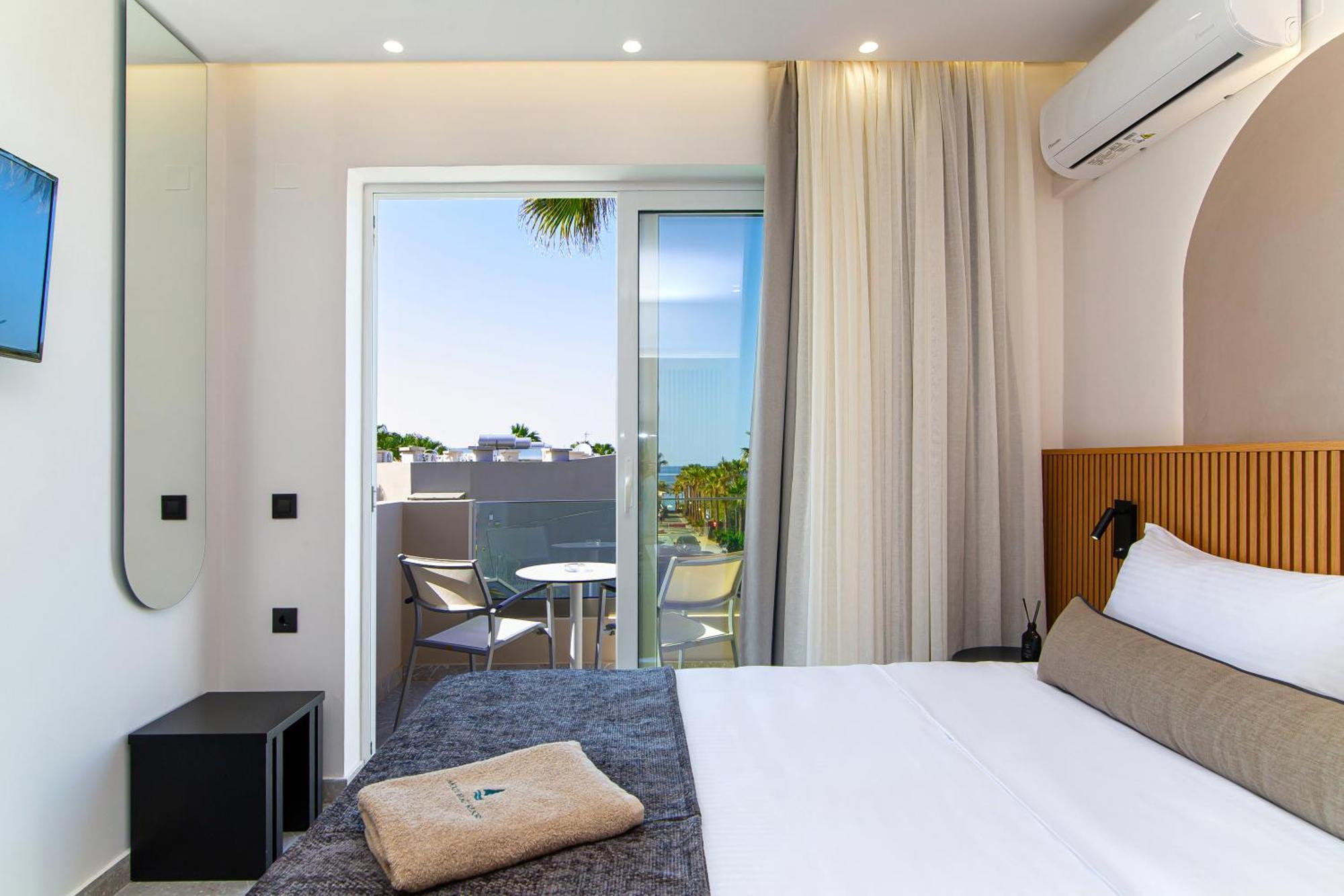 Premium Triple Room Side Sea View