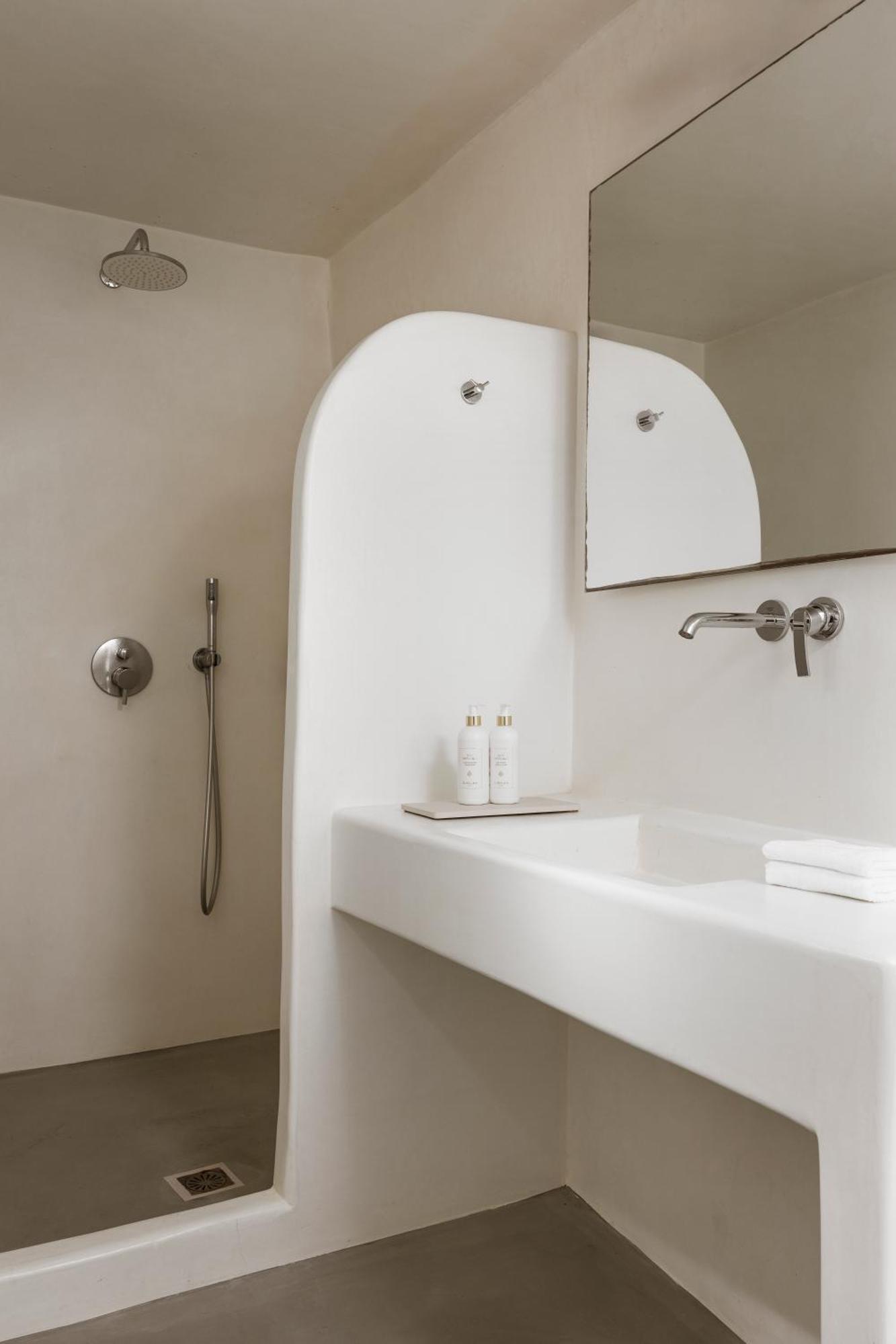 Suite Aqua con Vasca Idromassaggio all'Aperto e Vista Caldera