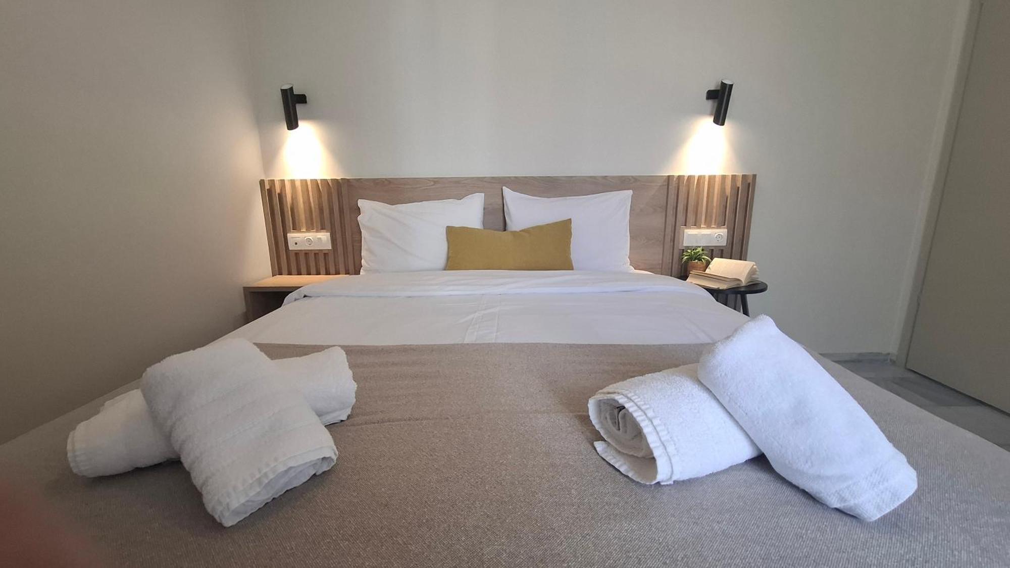 One-Bedroom Apartment Double Bed or Garden View