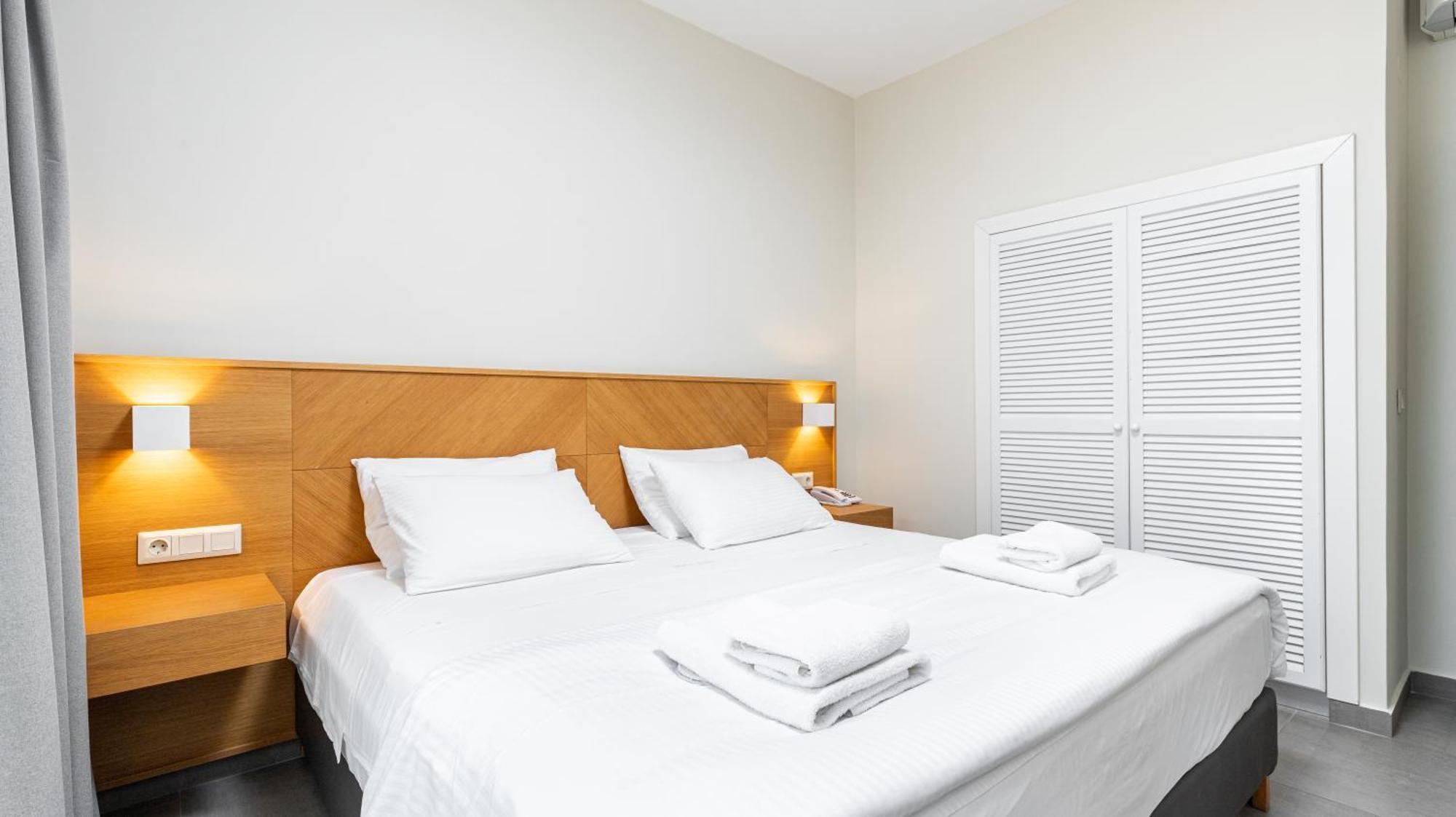 Superior One-Bedroom Apartment
