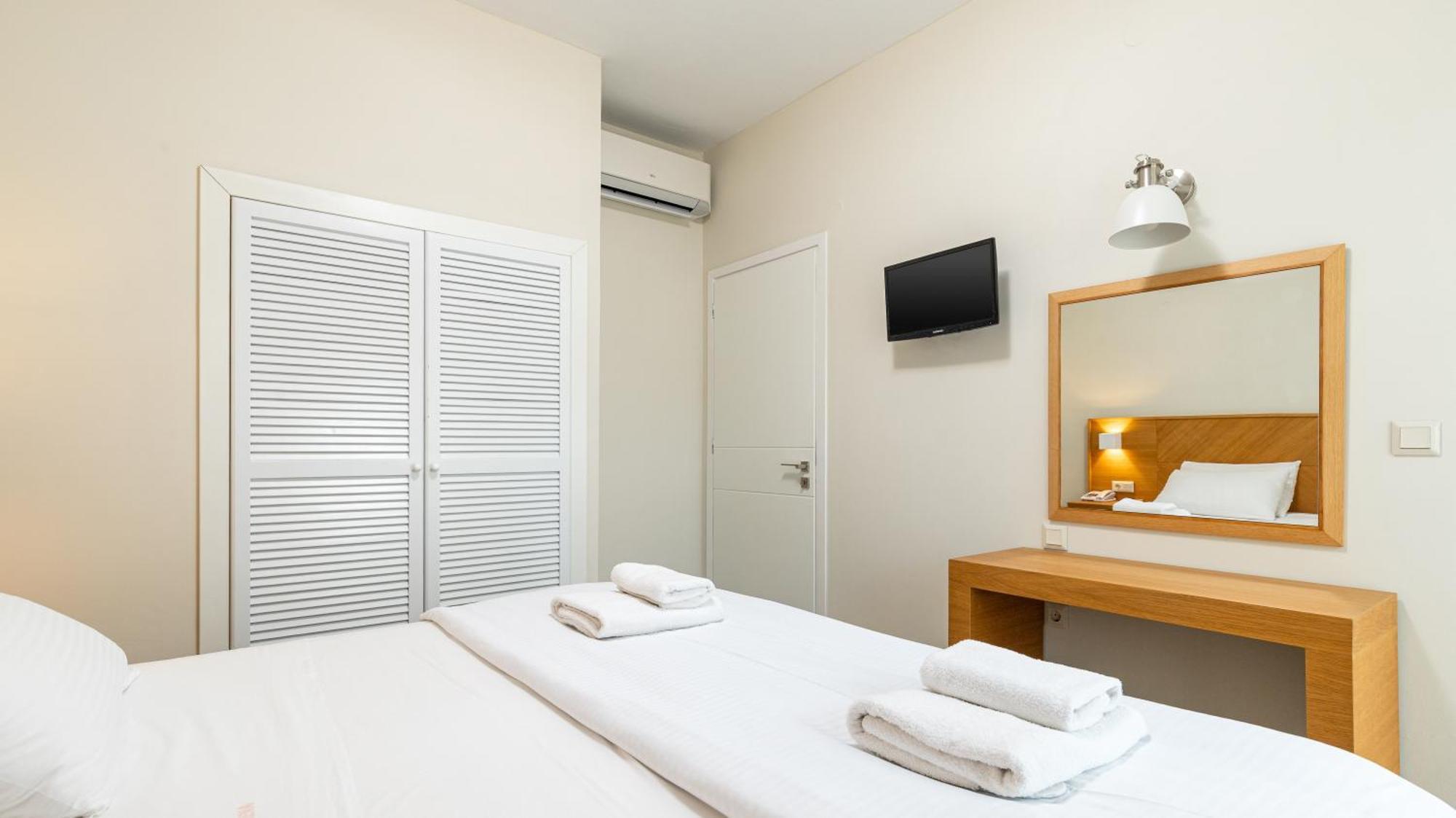 Superior One-Bedroom Apartment