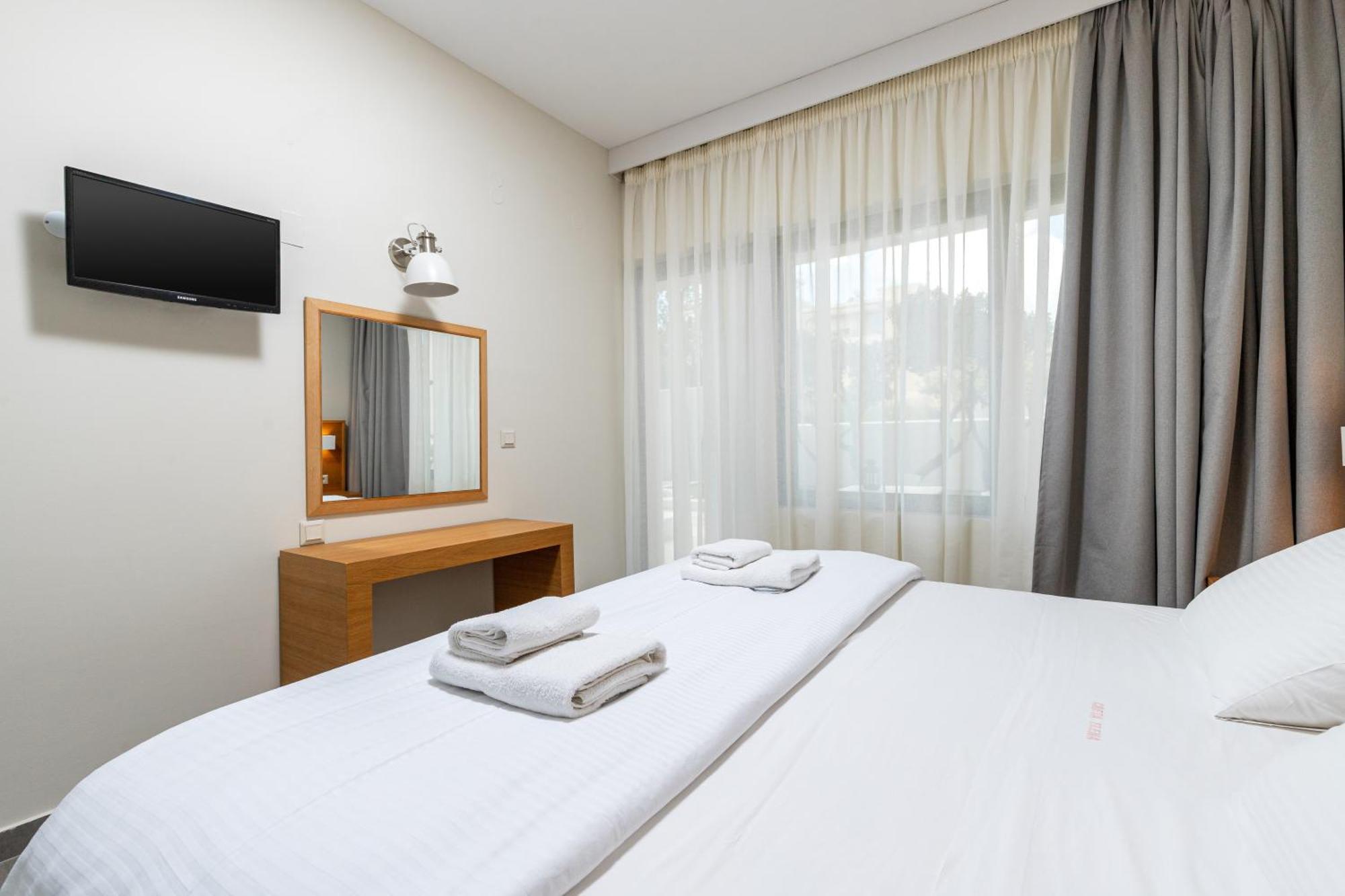 Superior One-Bedroom Apartment