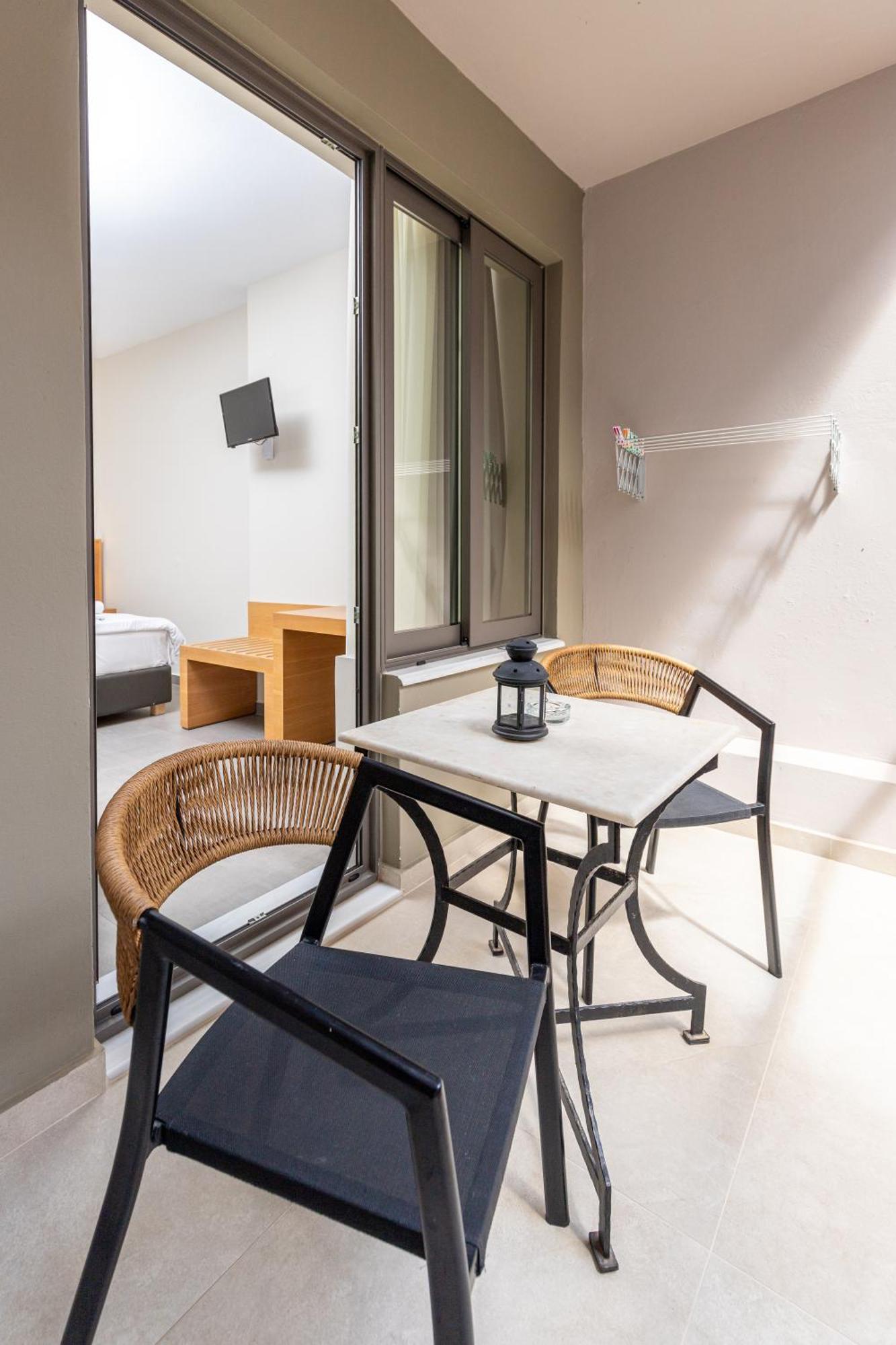 Superior One-Bedroom Apartment