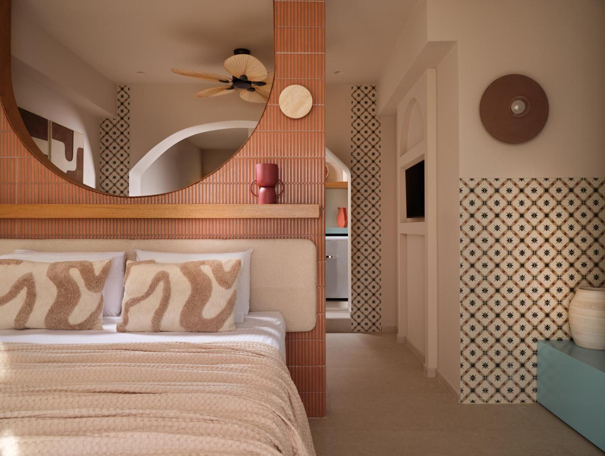 Deluxe Seafront Suite