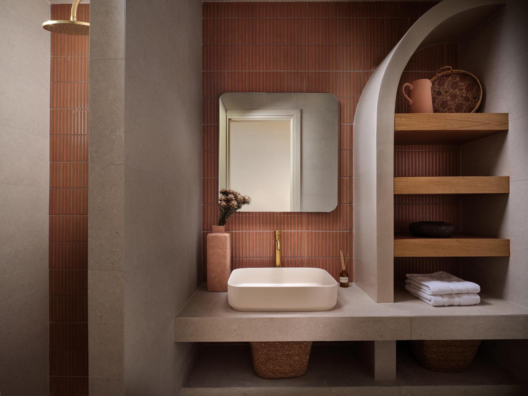 Deluxe Seafront Suite