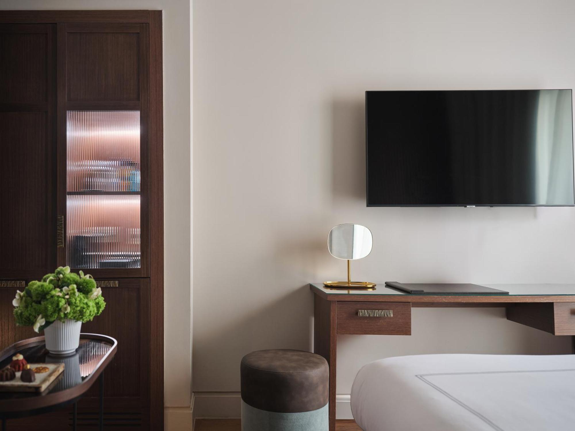 Executive Courtyard Room
