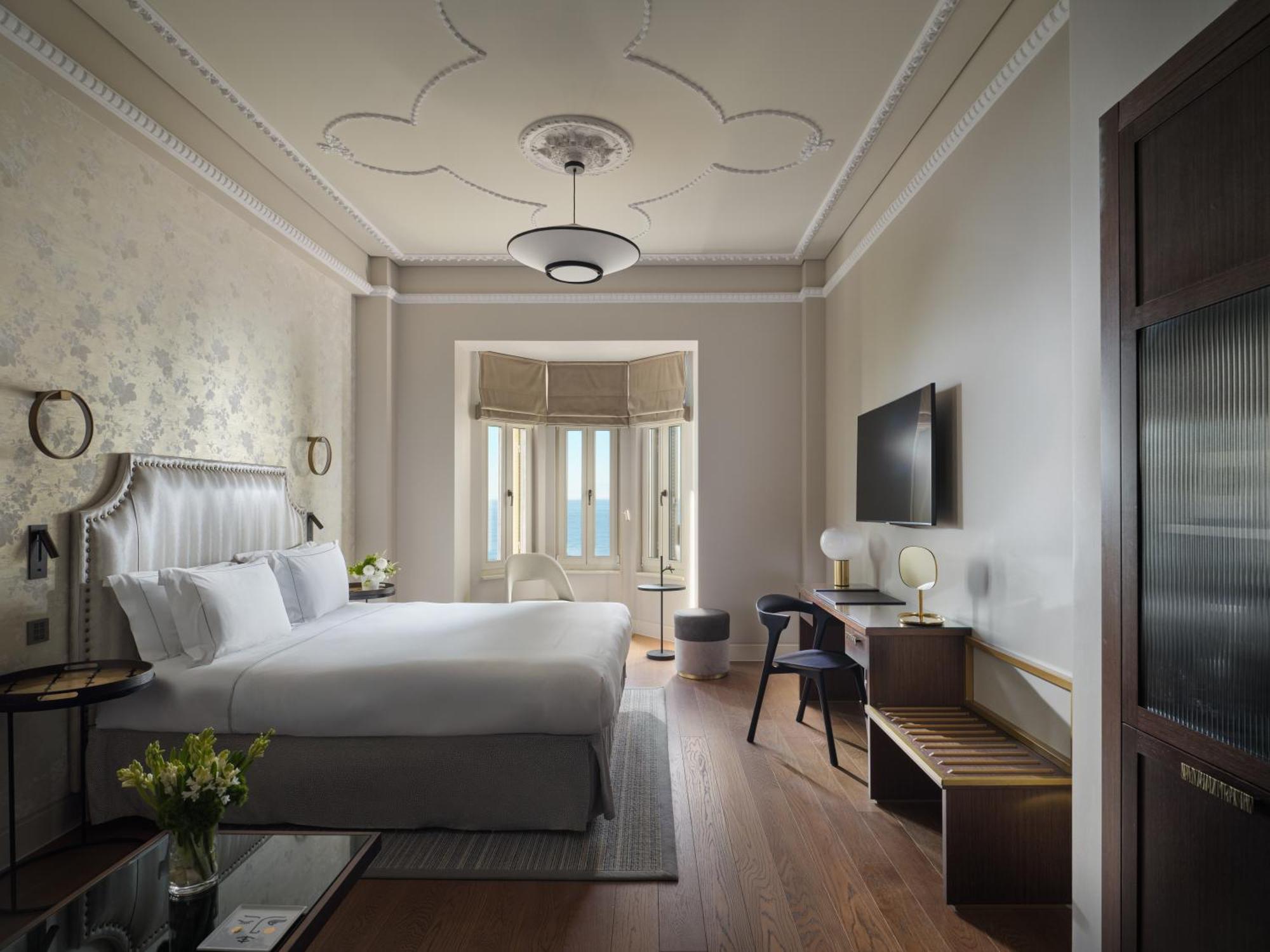 Junior Suite Sea Front Oriel