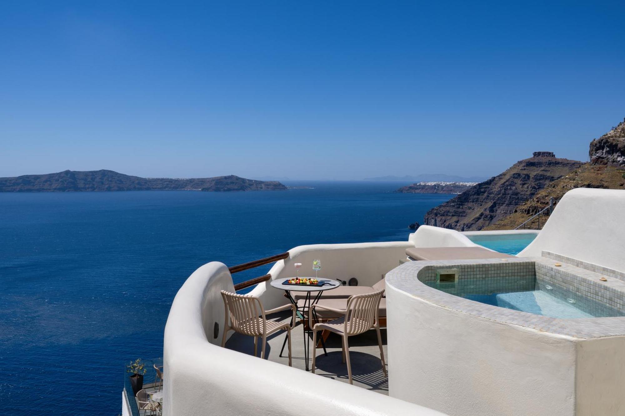 Cozy Suite Outdoor Jacuzzi,1769520796:JPEG