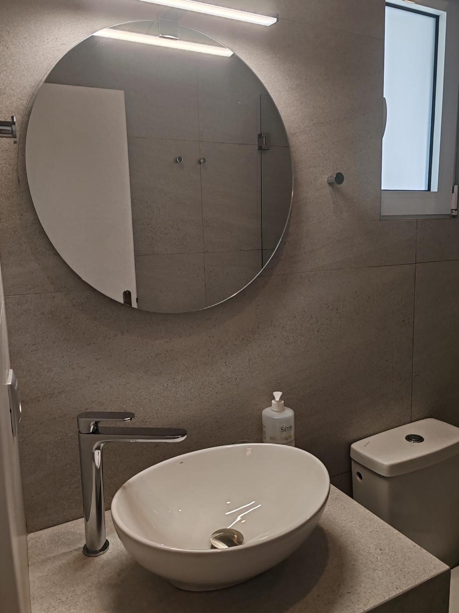 Apartment mit 2 Schlafzimmern und Balkon