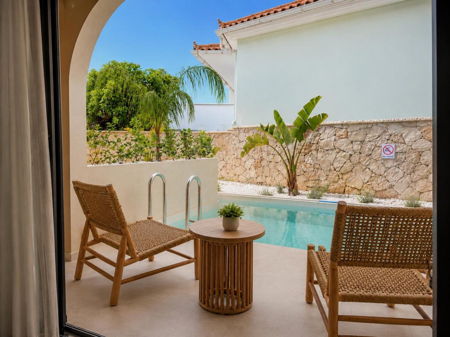 Junior Suite Private Pool