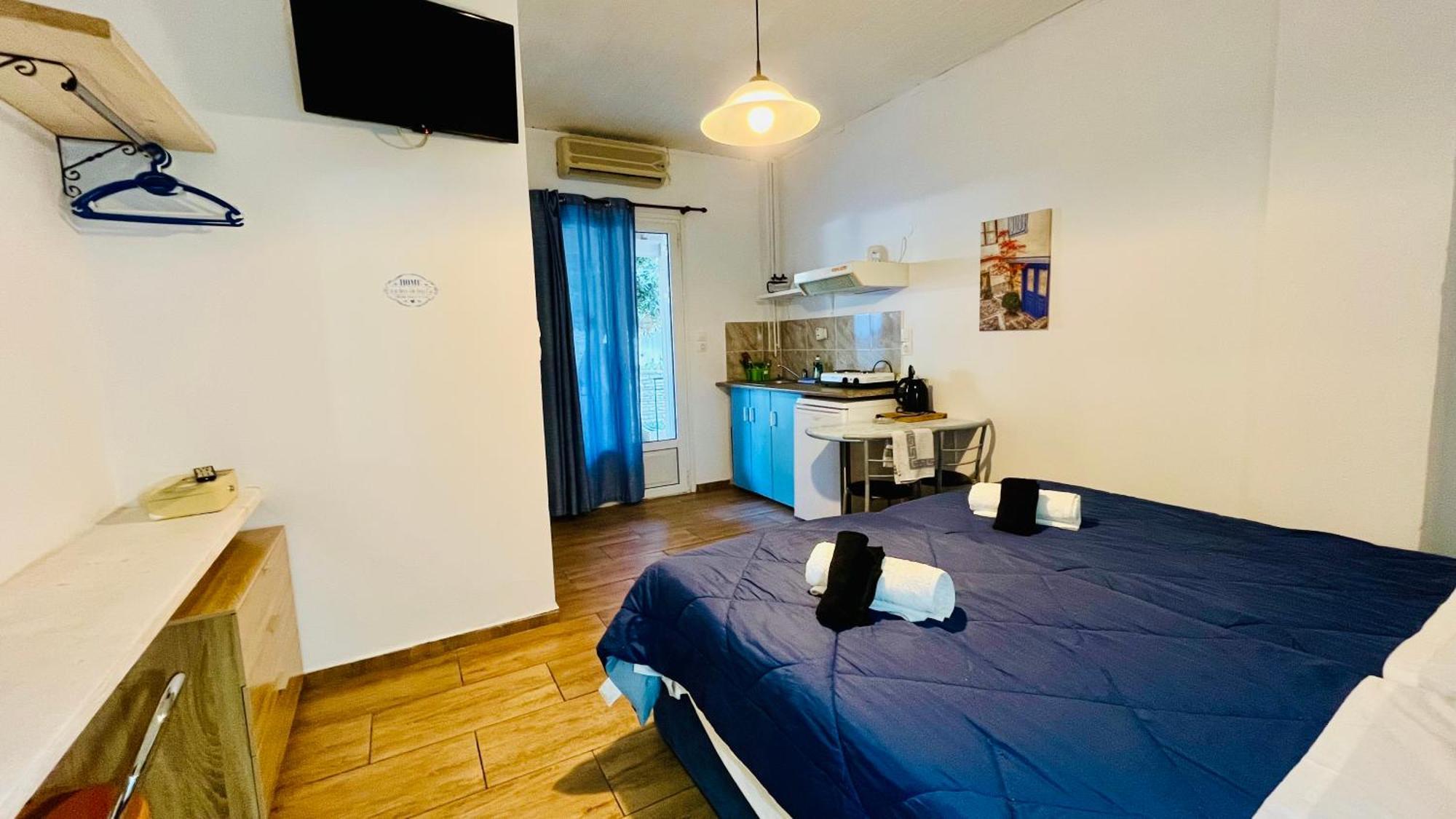 Studio Apartment