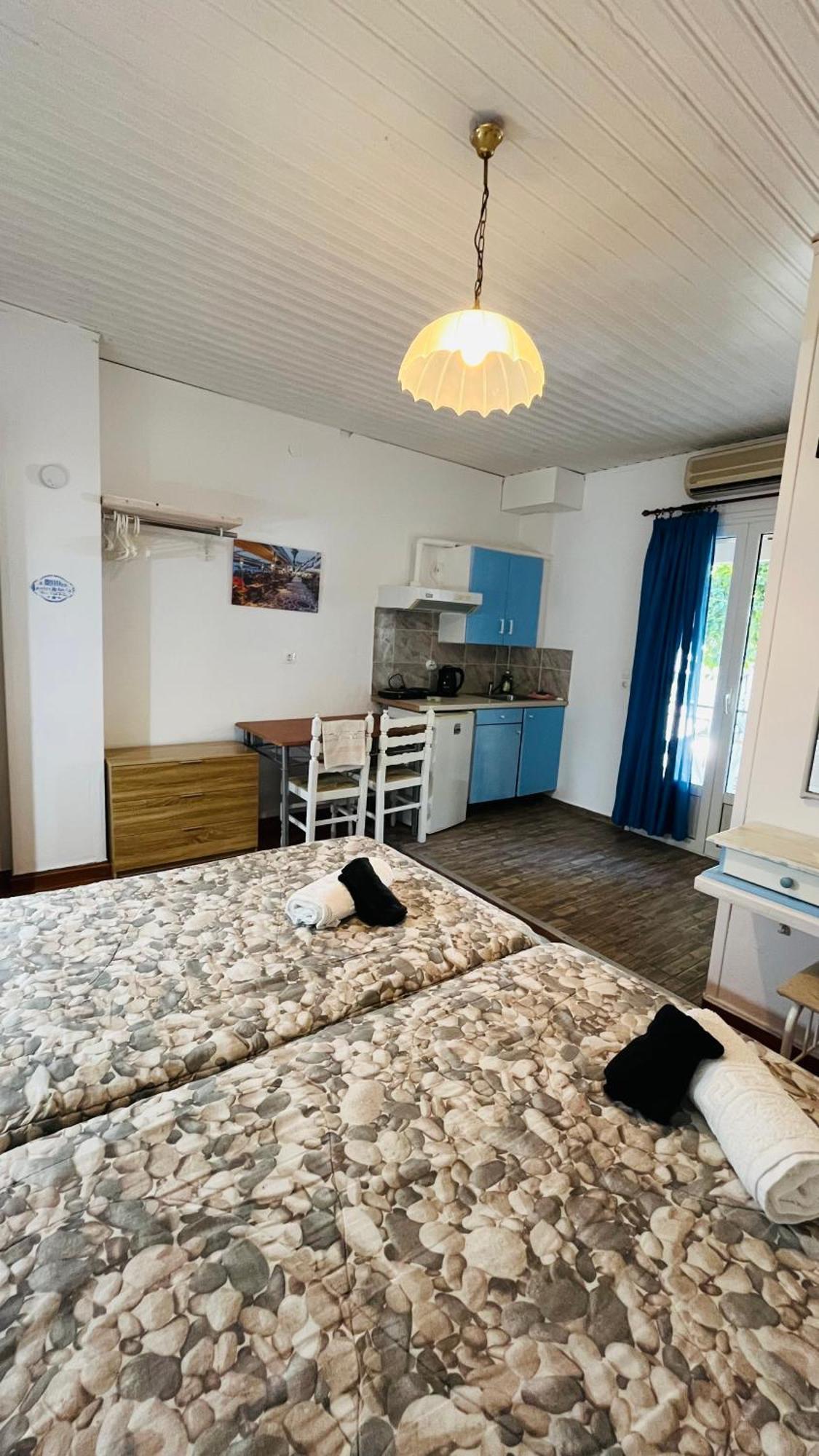 Studio Apartment