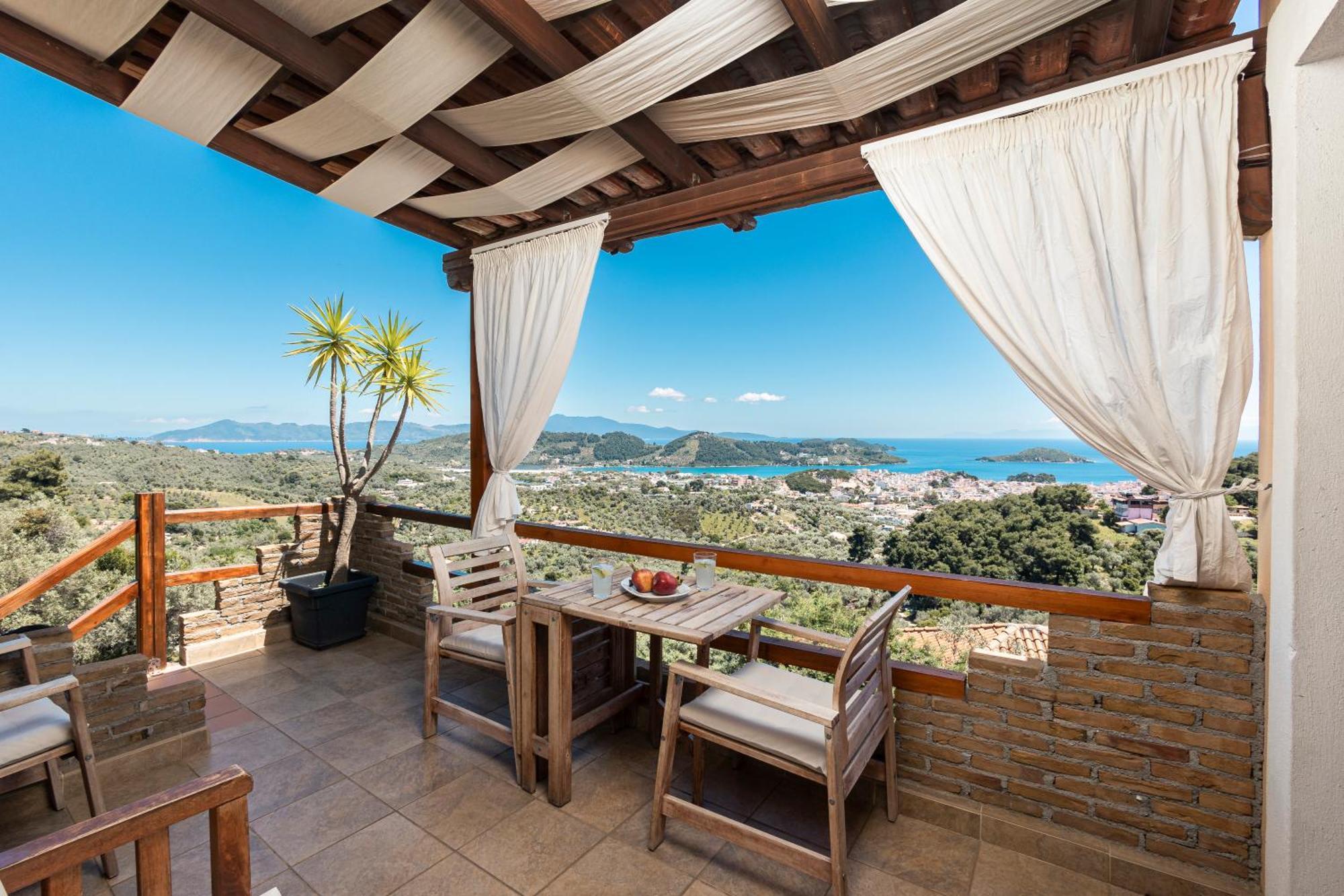 One-Bedroom Apartment Sea View