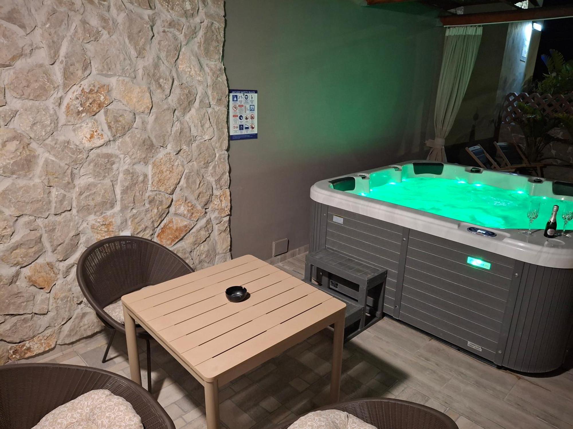 Suite Hot Tub