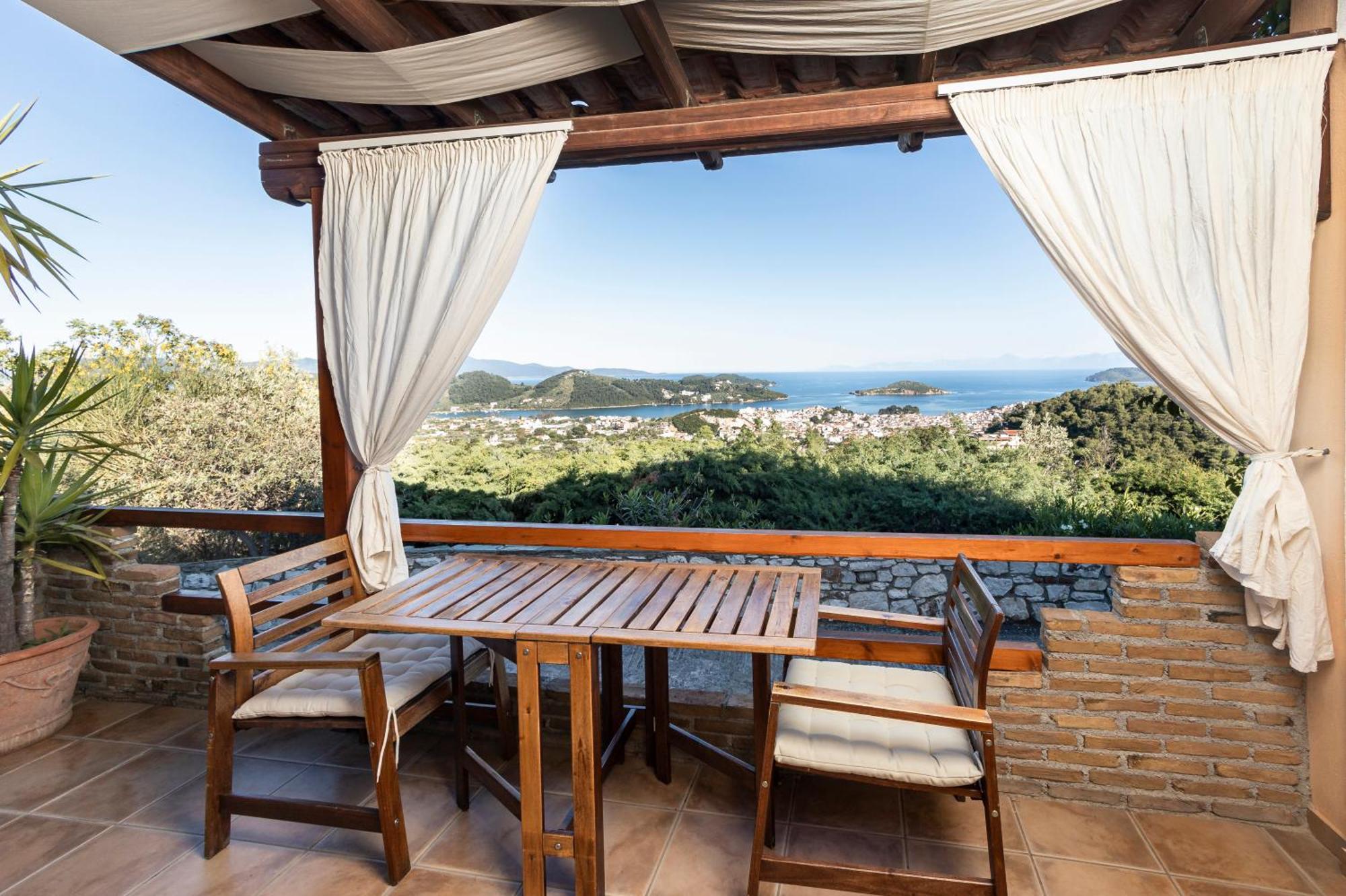 One-Bedroom Apartment Sea View