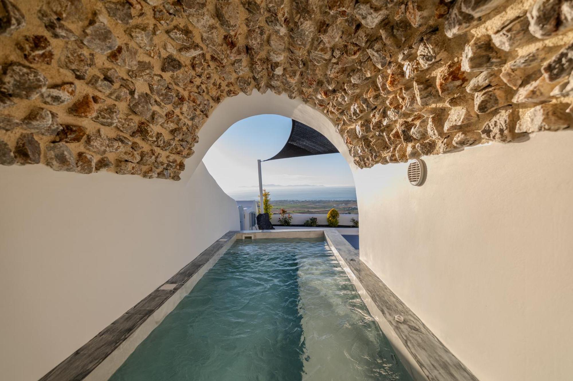 The Majestic Cave Villa Heated Jetted Plunge Pool Sea & Sunset View,1773470357:JPEG