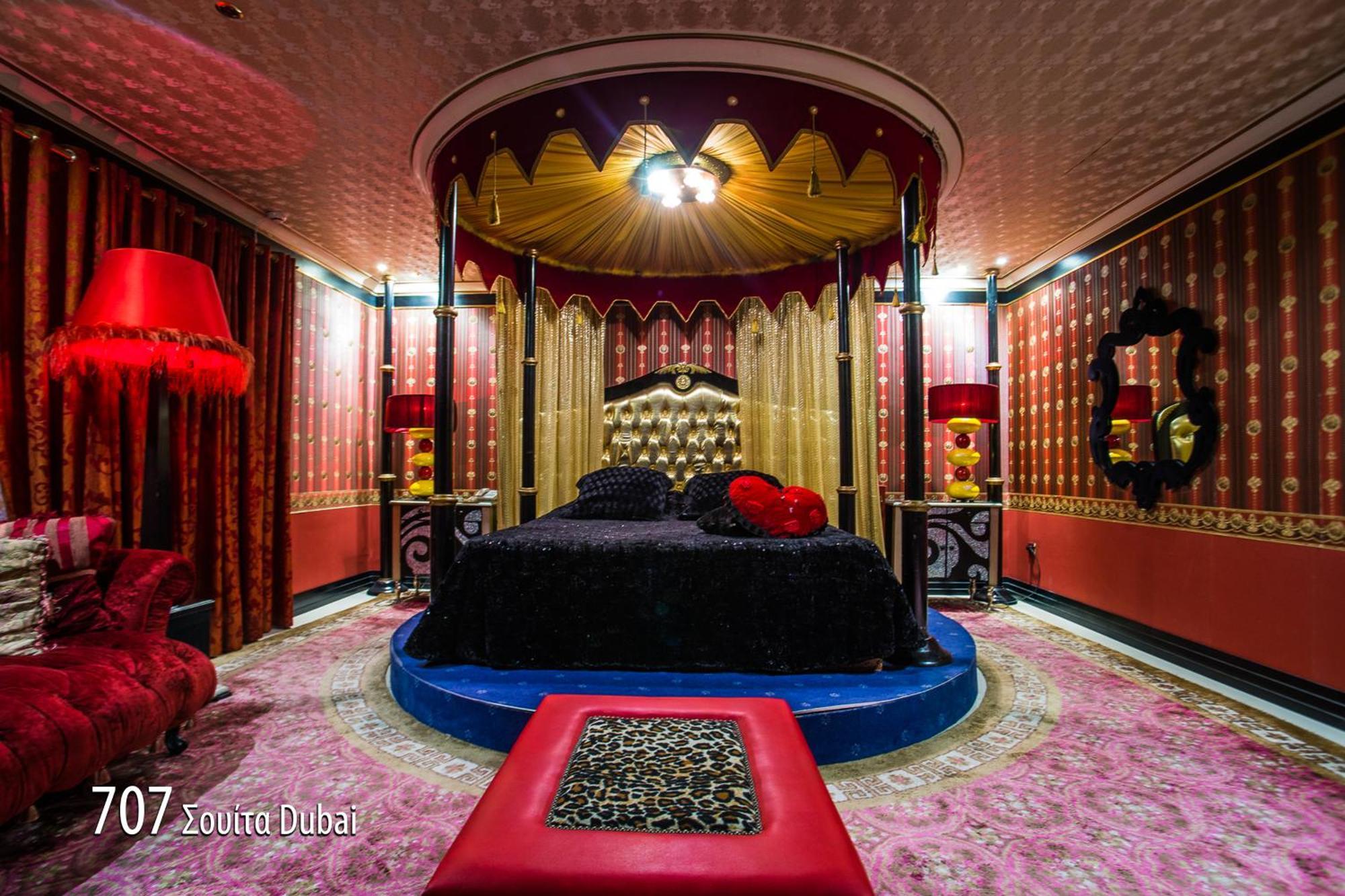 Deluxe King Suite