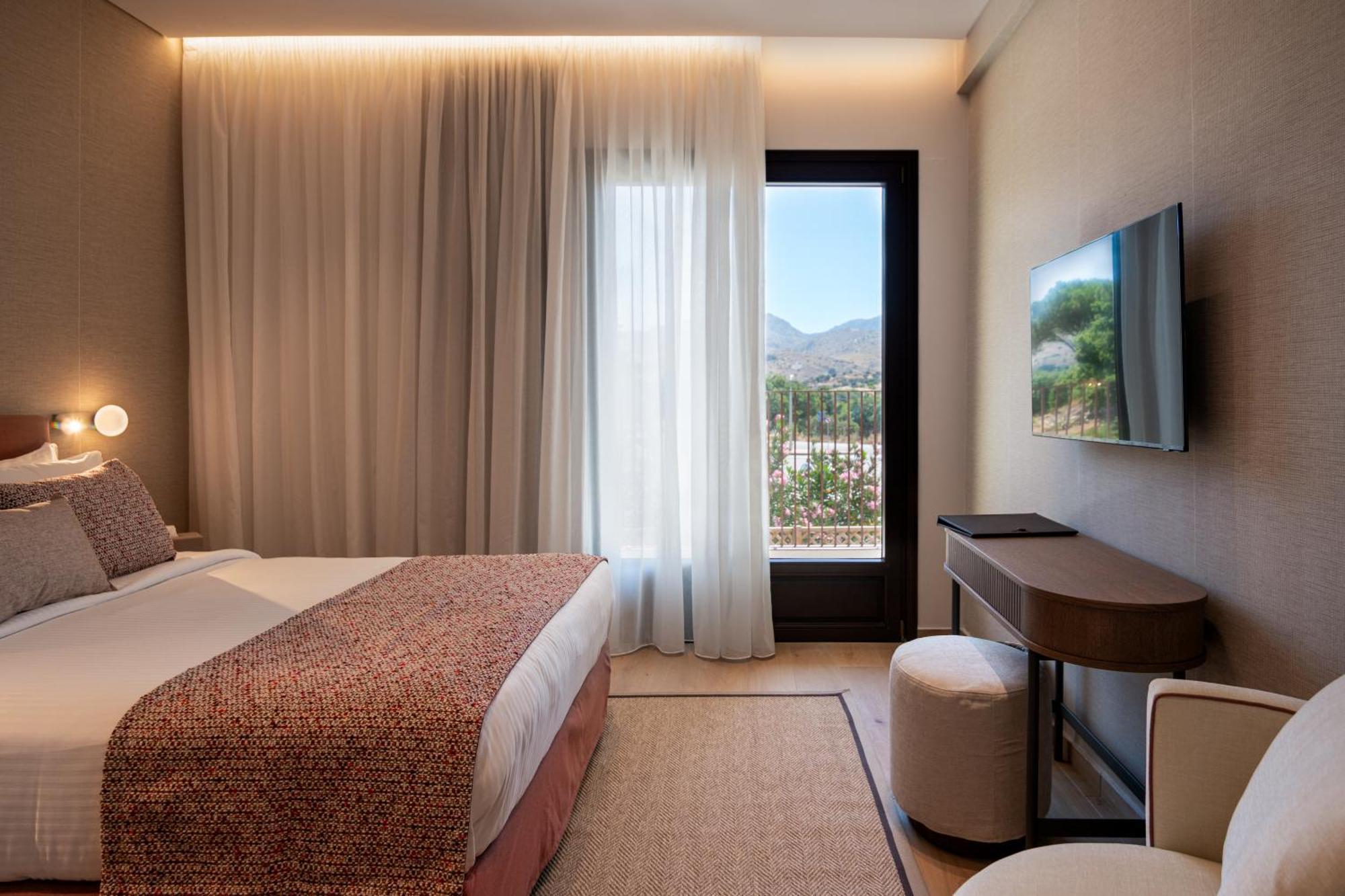 Classic Room Mountain View Renovated 2026