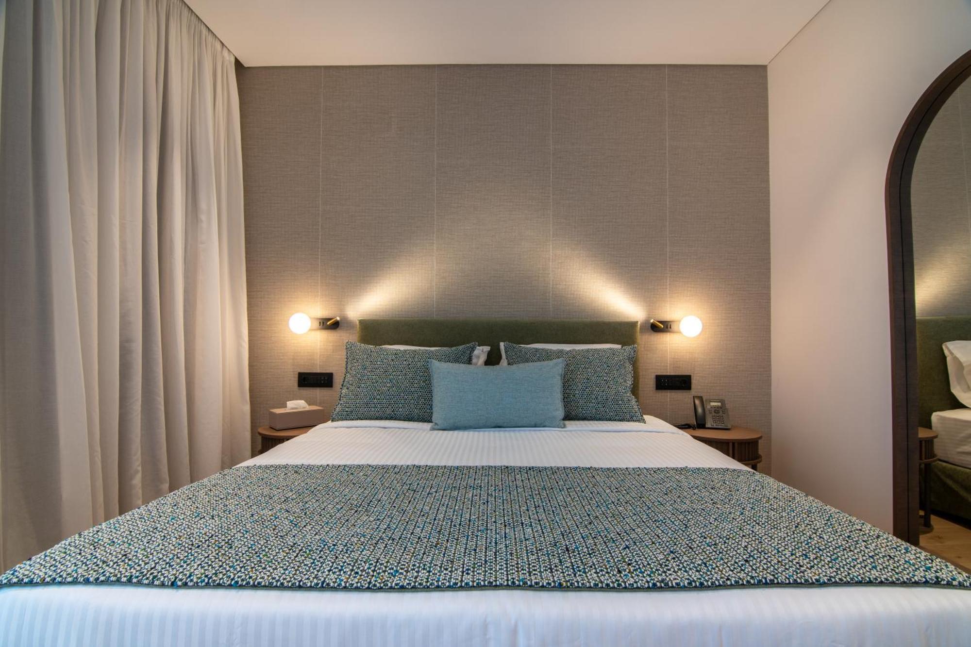 Classic Room Mountain View Renovated 2026