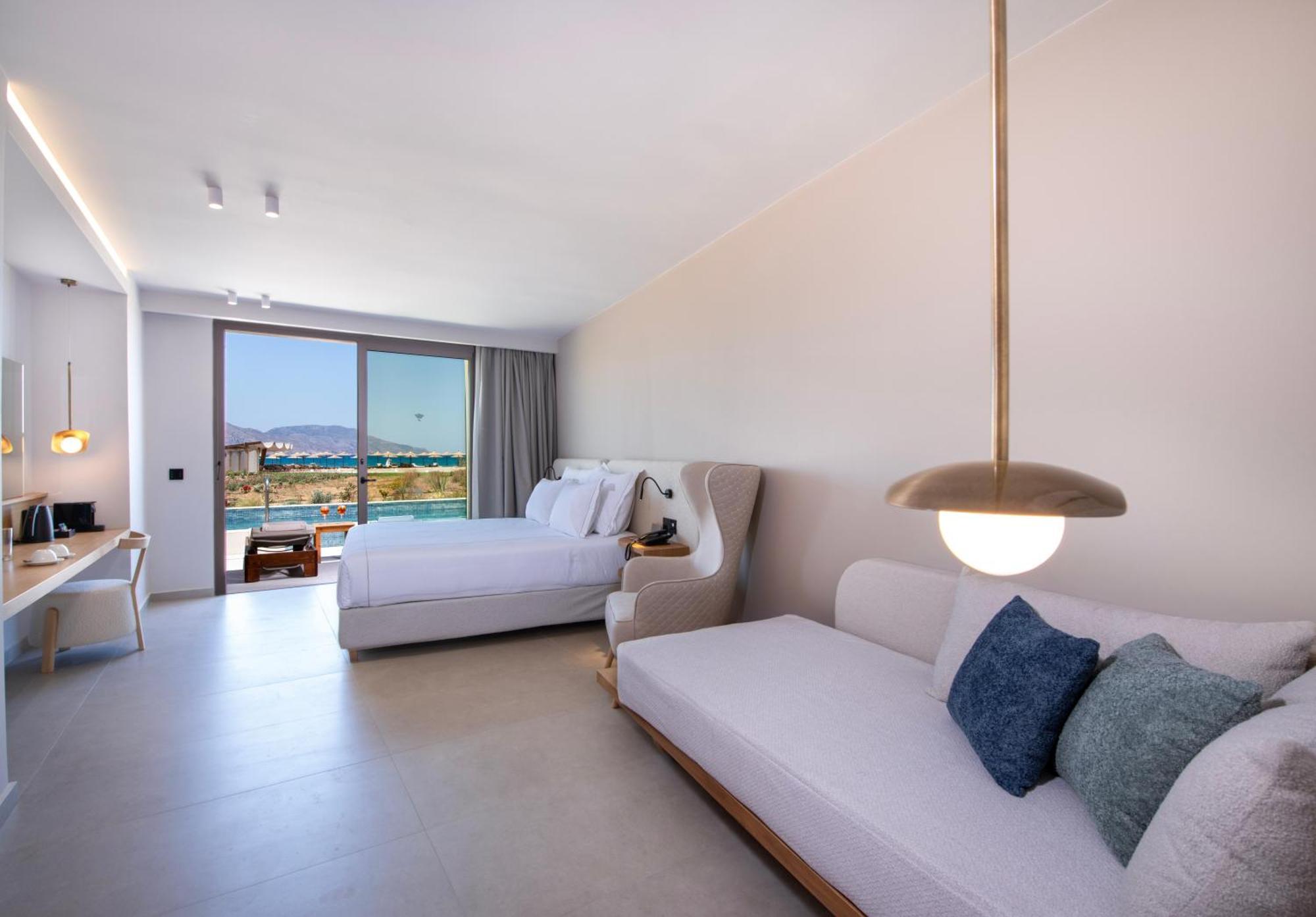 Premium Double Swim Up Sea View