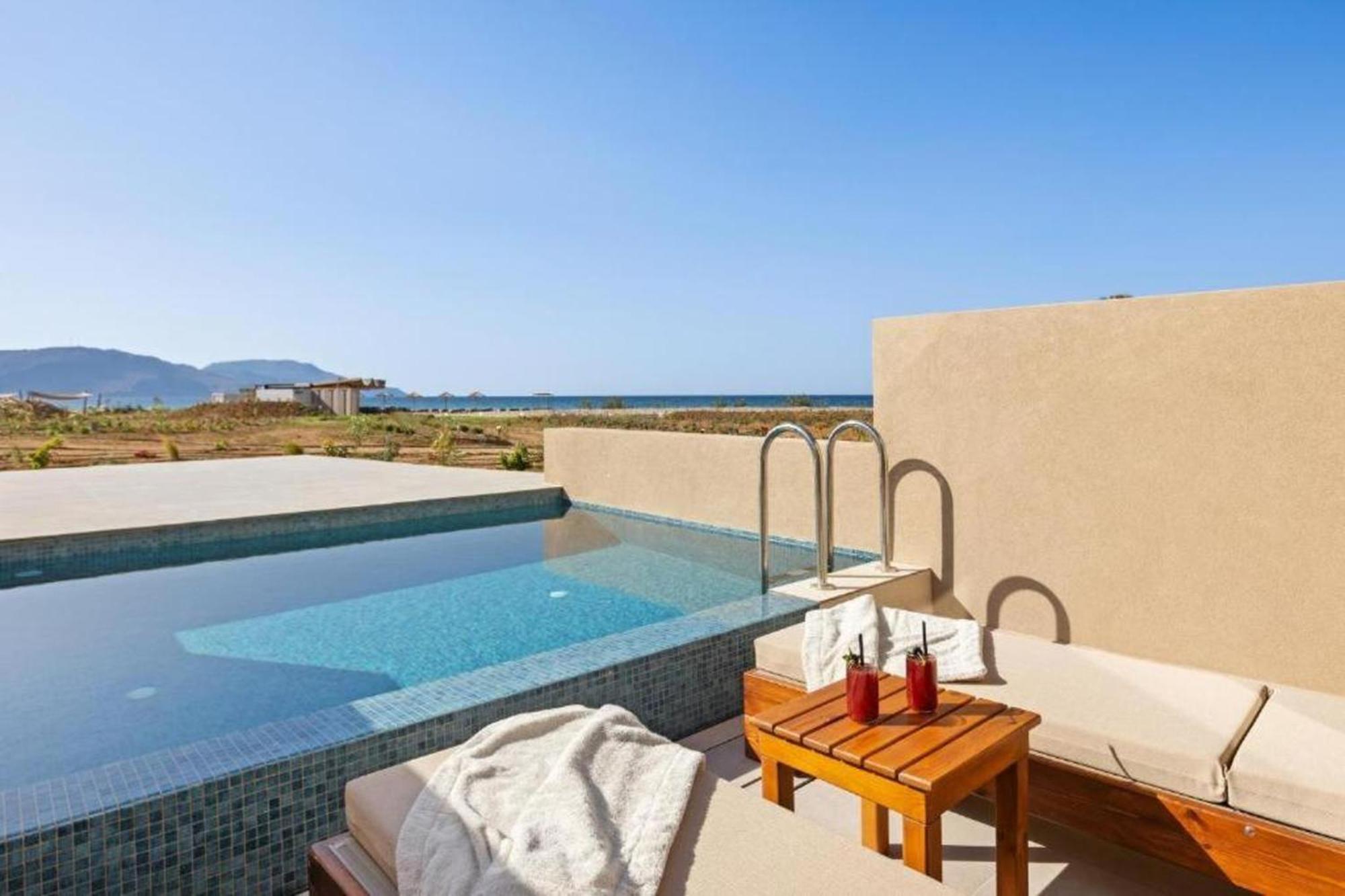 Premium Double Swim Up Sea View