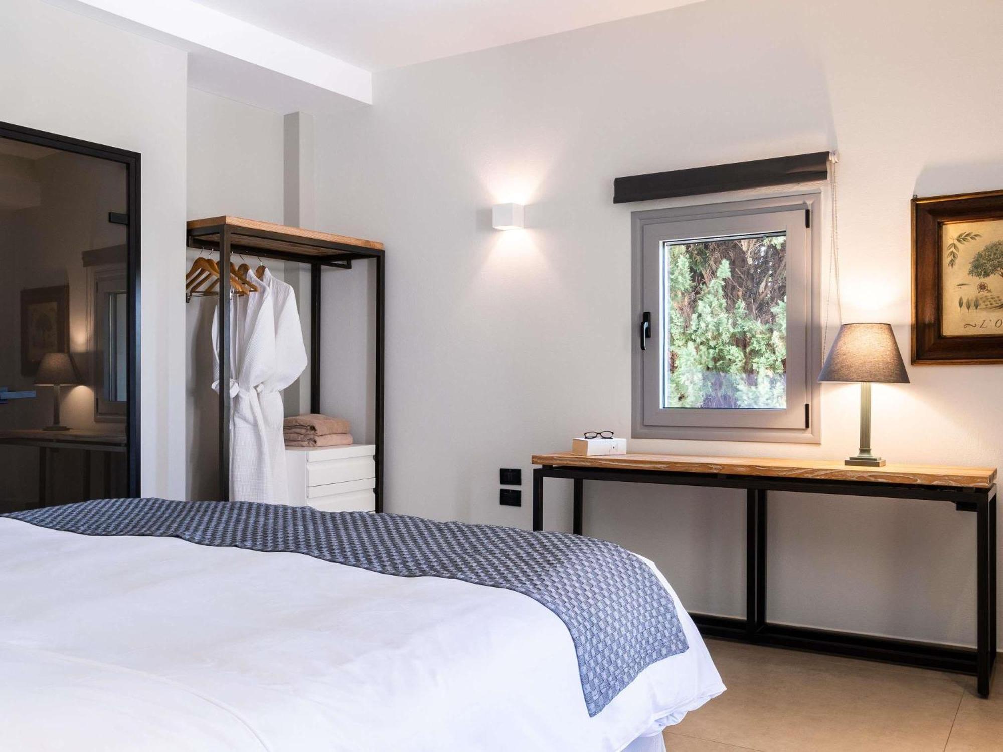 Standard Suite Garden & Limited Sea View