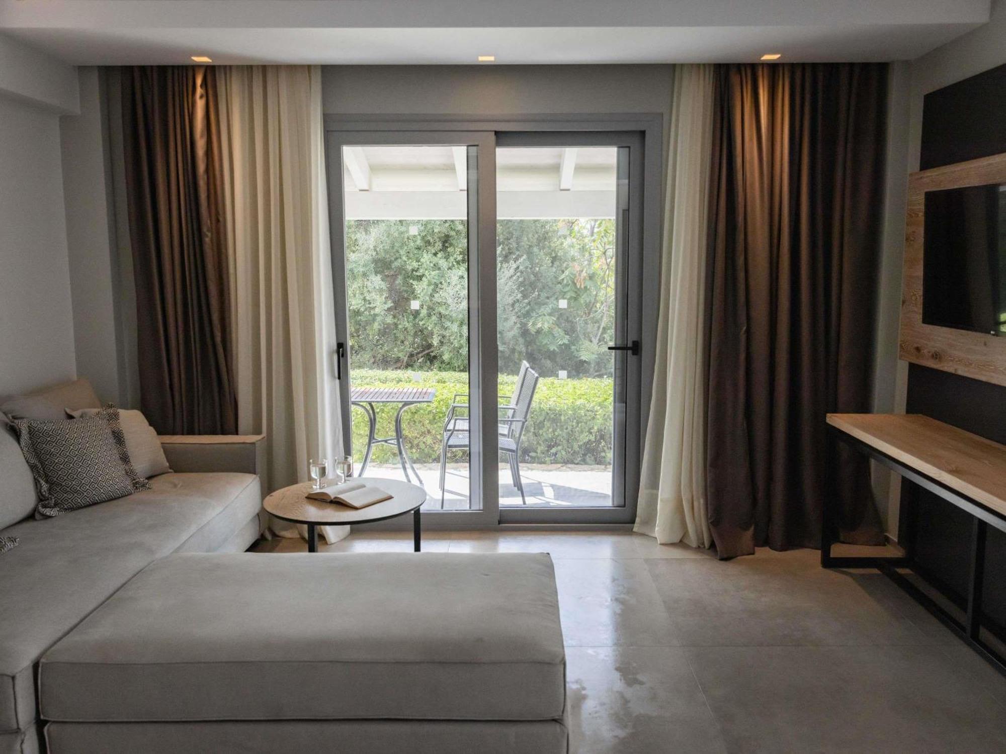 Standard Suite Garden & Limited Sea View