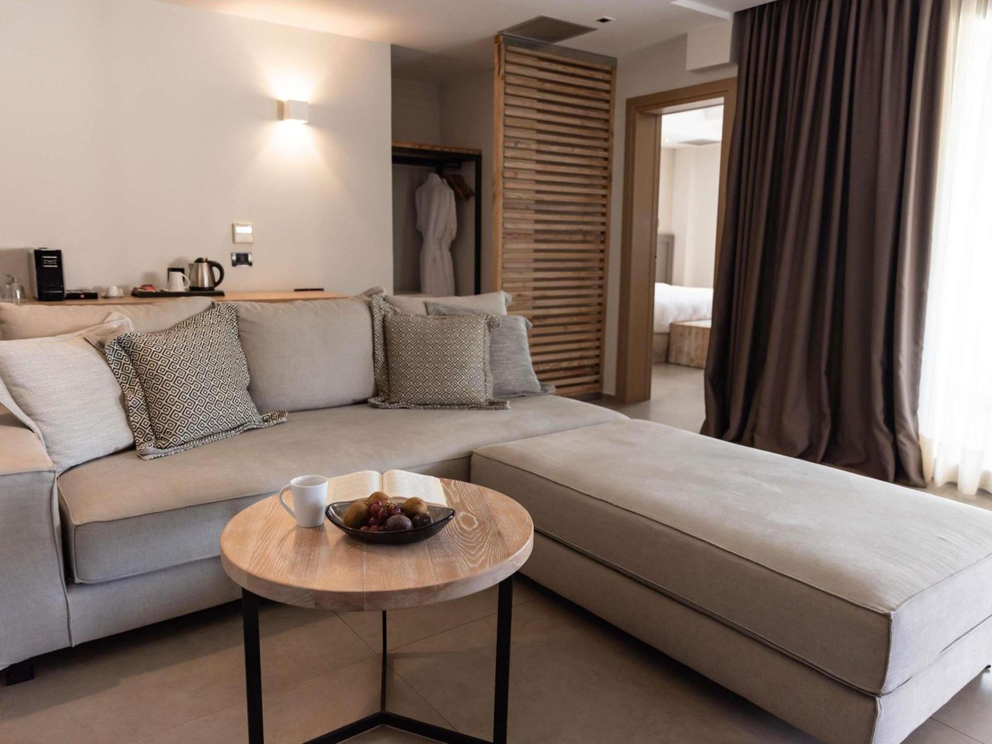 Standard Suite Garden & Limited Sea View