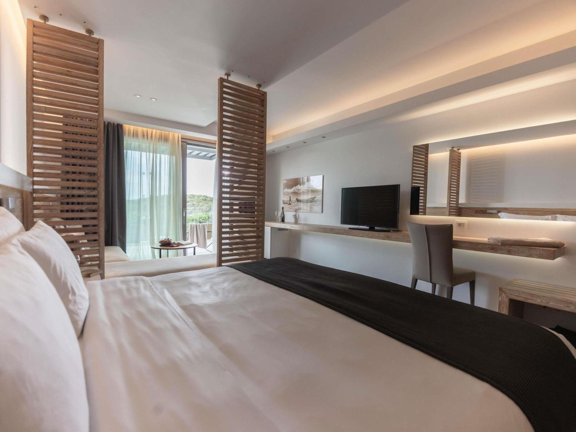 Junior Suite Partial Sea View