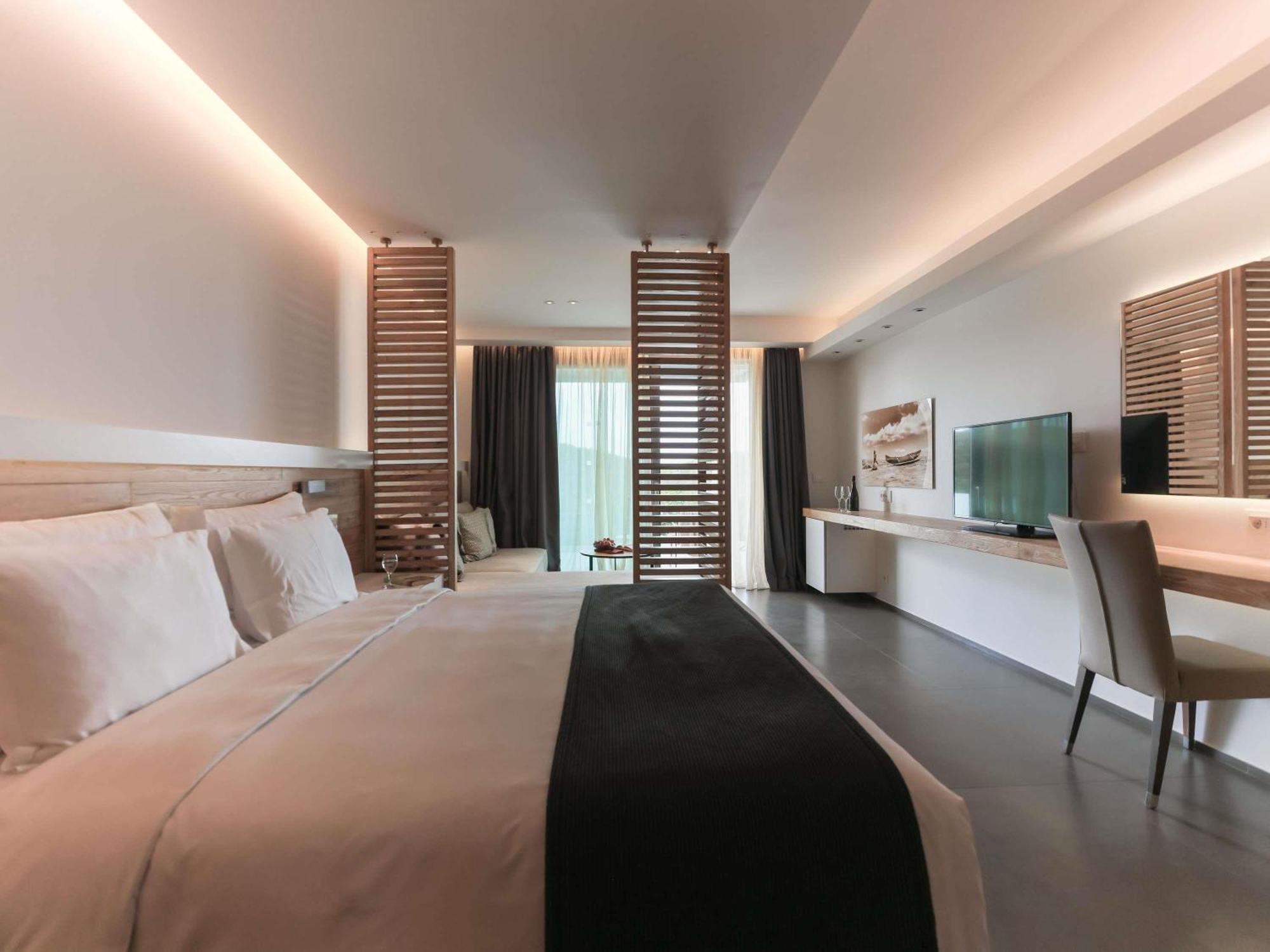 Junior Suite Partial Sea View