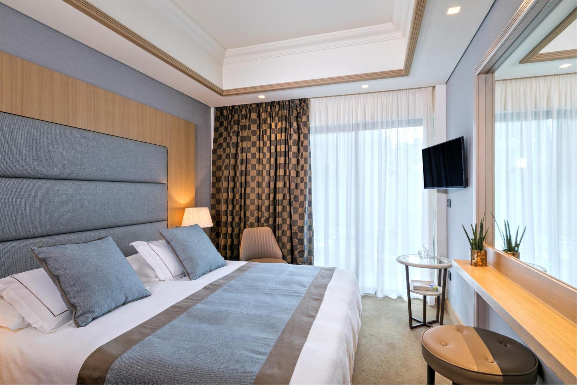 Double room Hellenistic Walls View