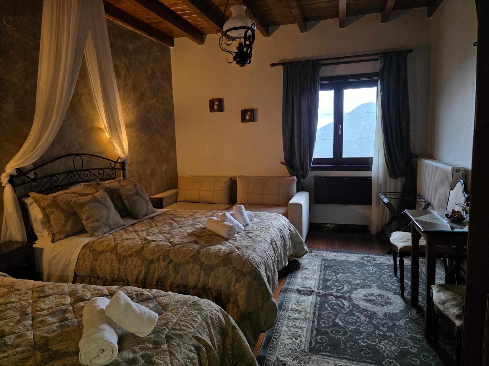 Deluxe Family Room